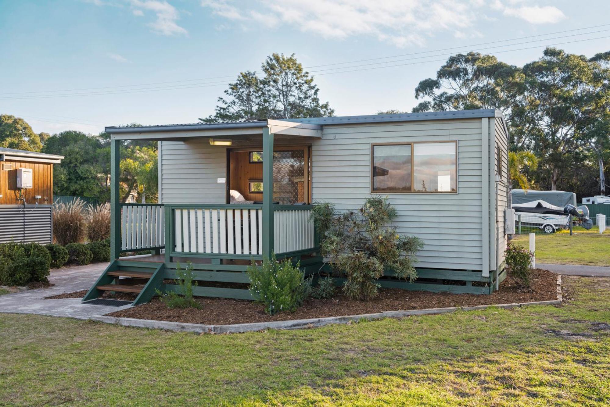 Economy Studio Cabin - Photo 3