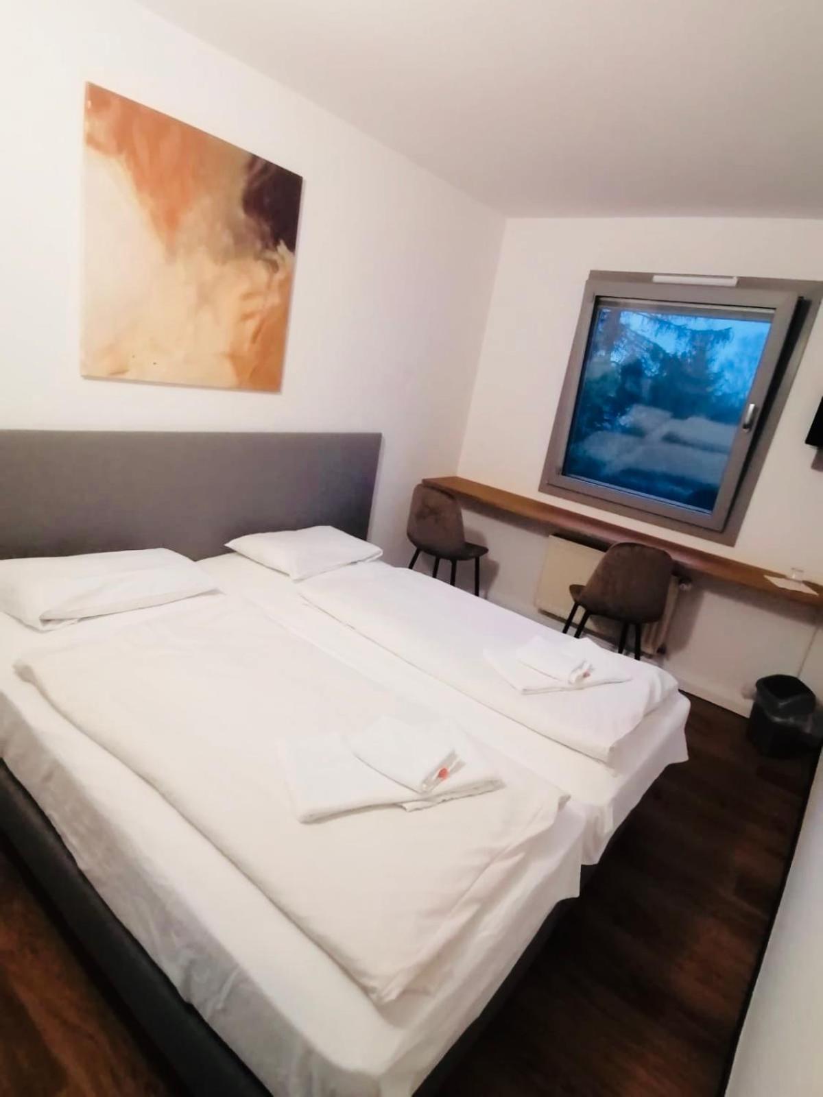 Double Room - Photo 1