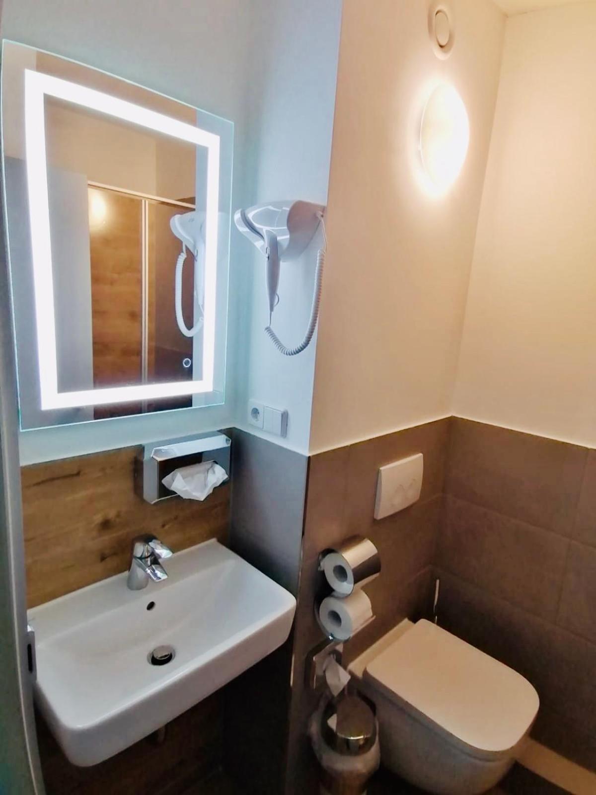 Double Room - Photo 3