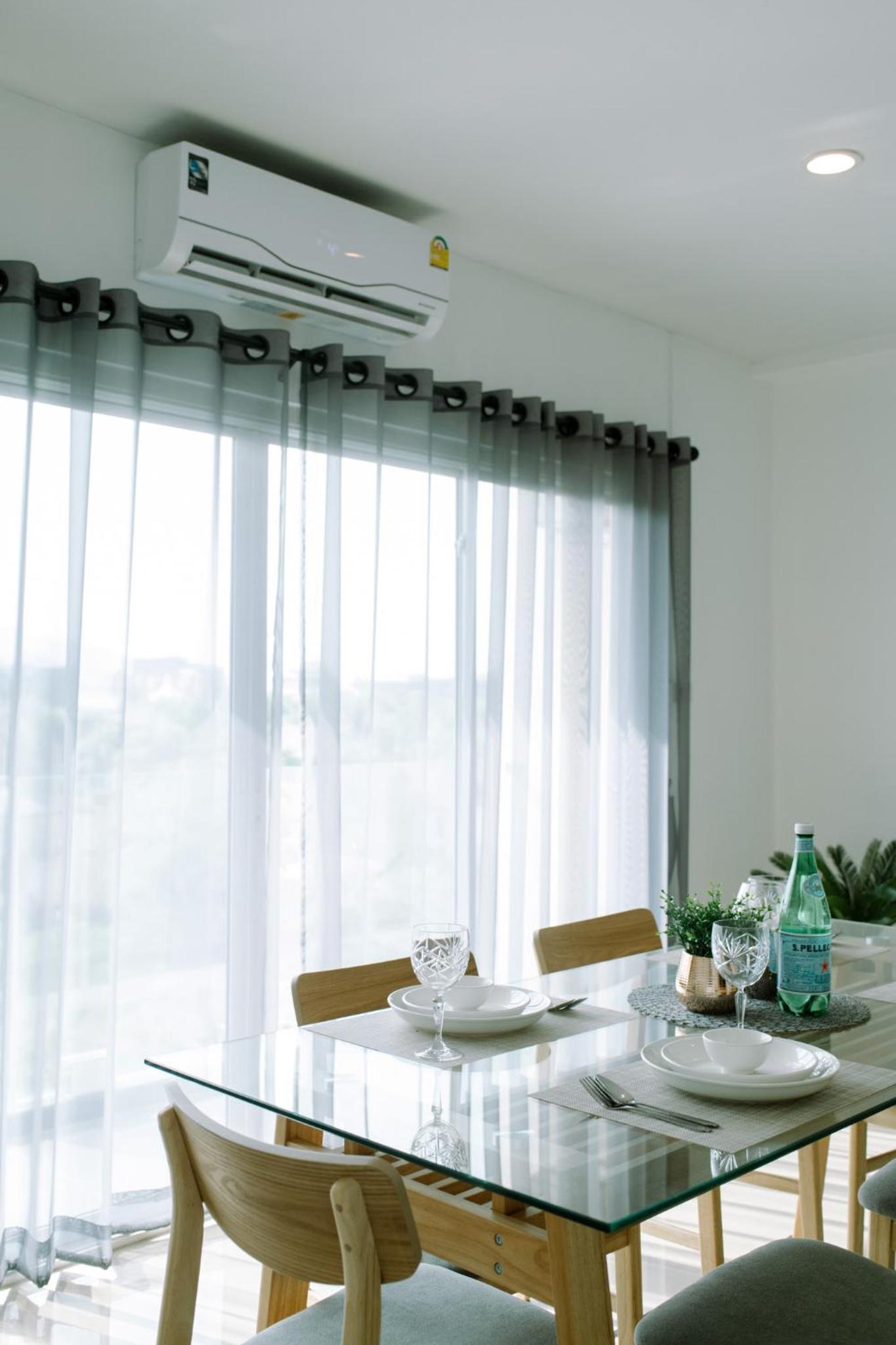 Family Suite with Balcony - Photo 16