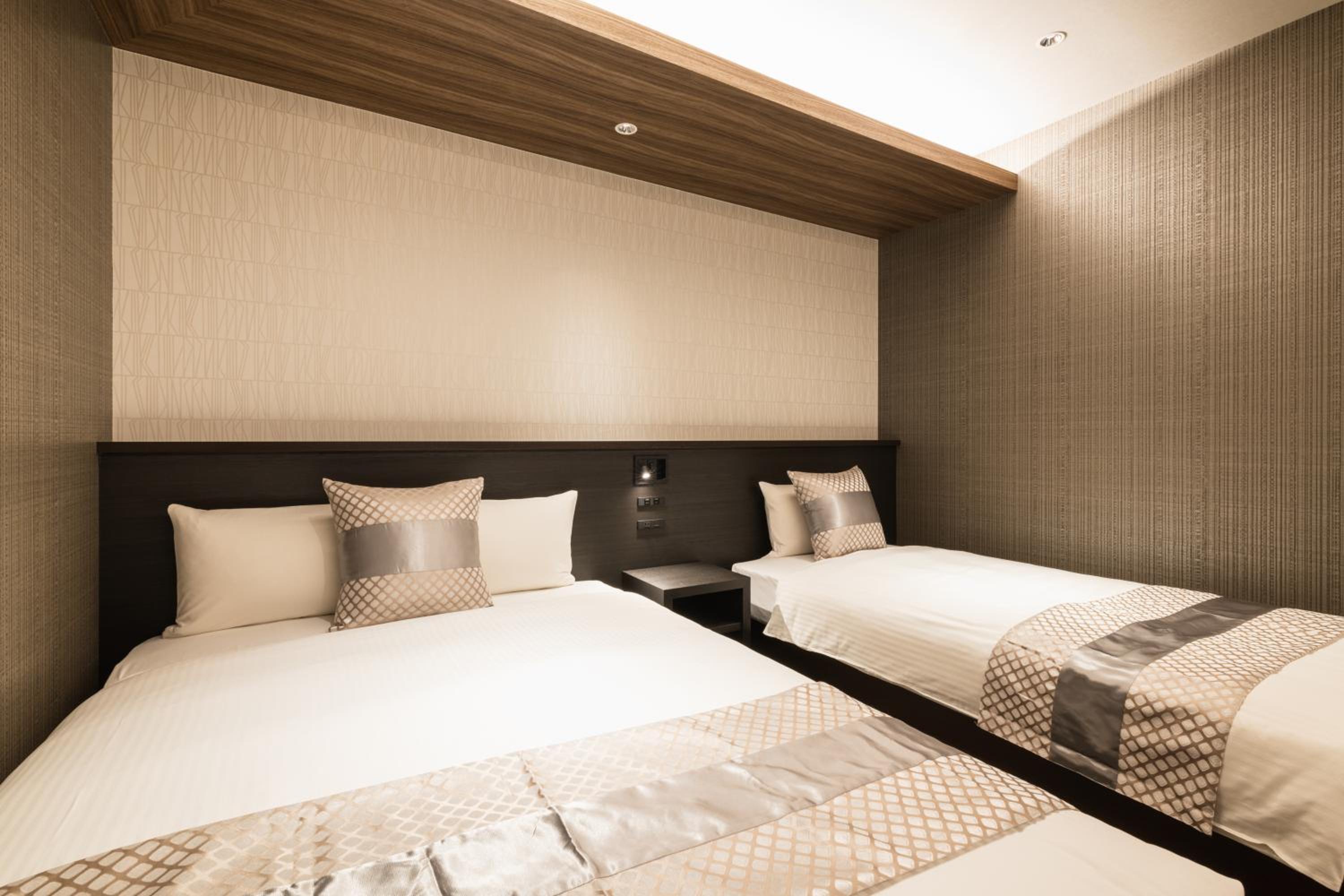 Superior Suite - Photo 2
