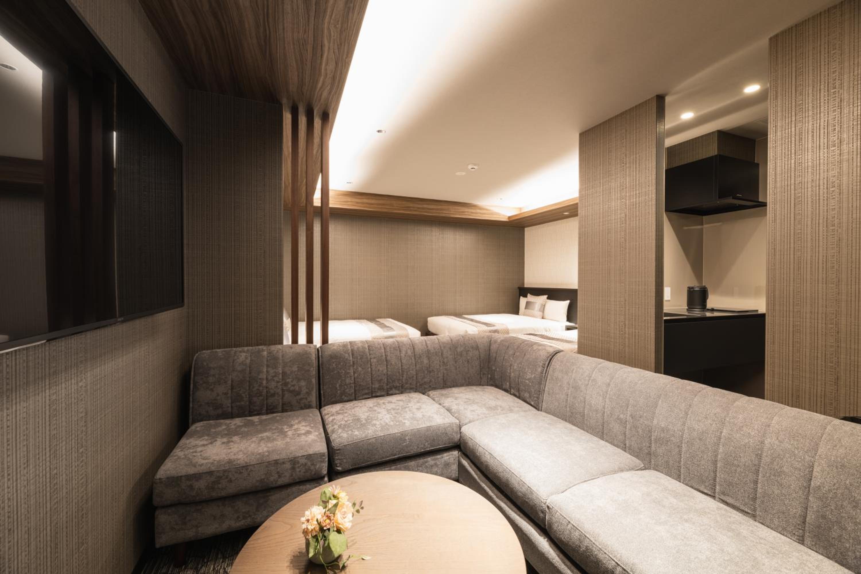 Superior Suite - Photo 5