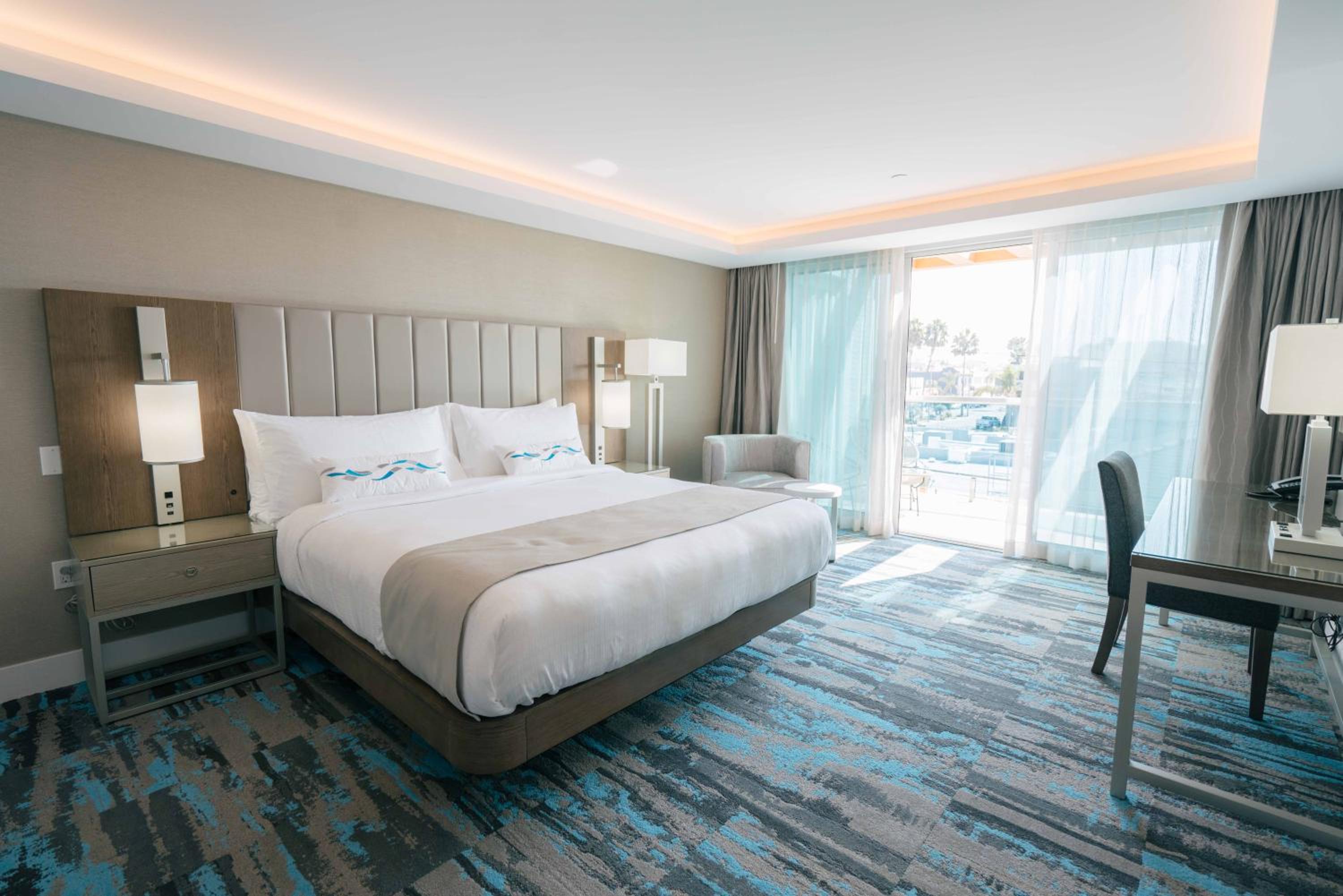 Superior King Room - Photo 3