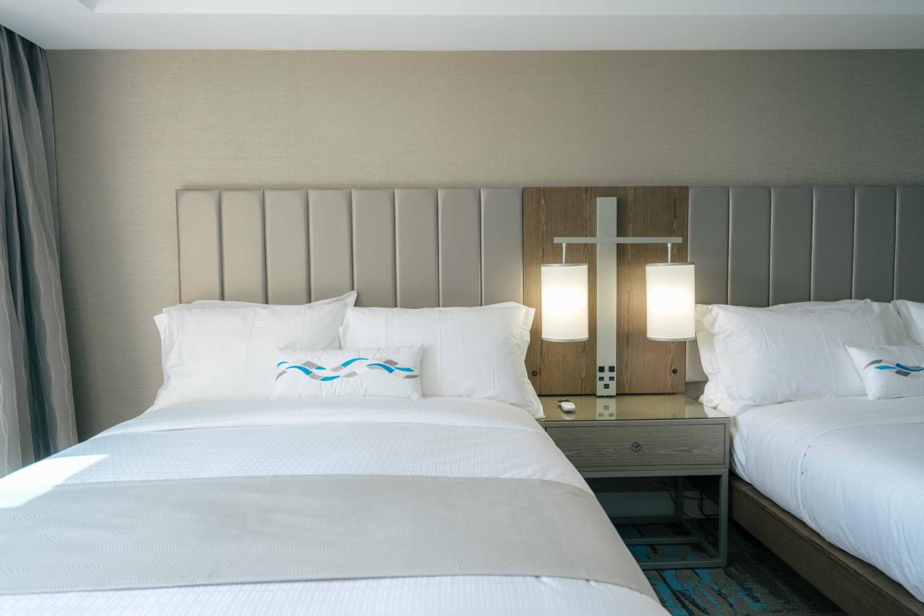 Deluxe Double Room with Balcony - Photo 5