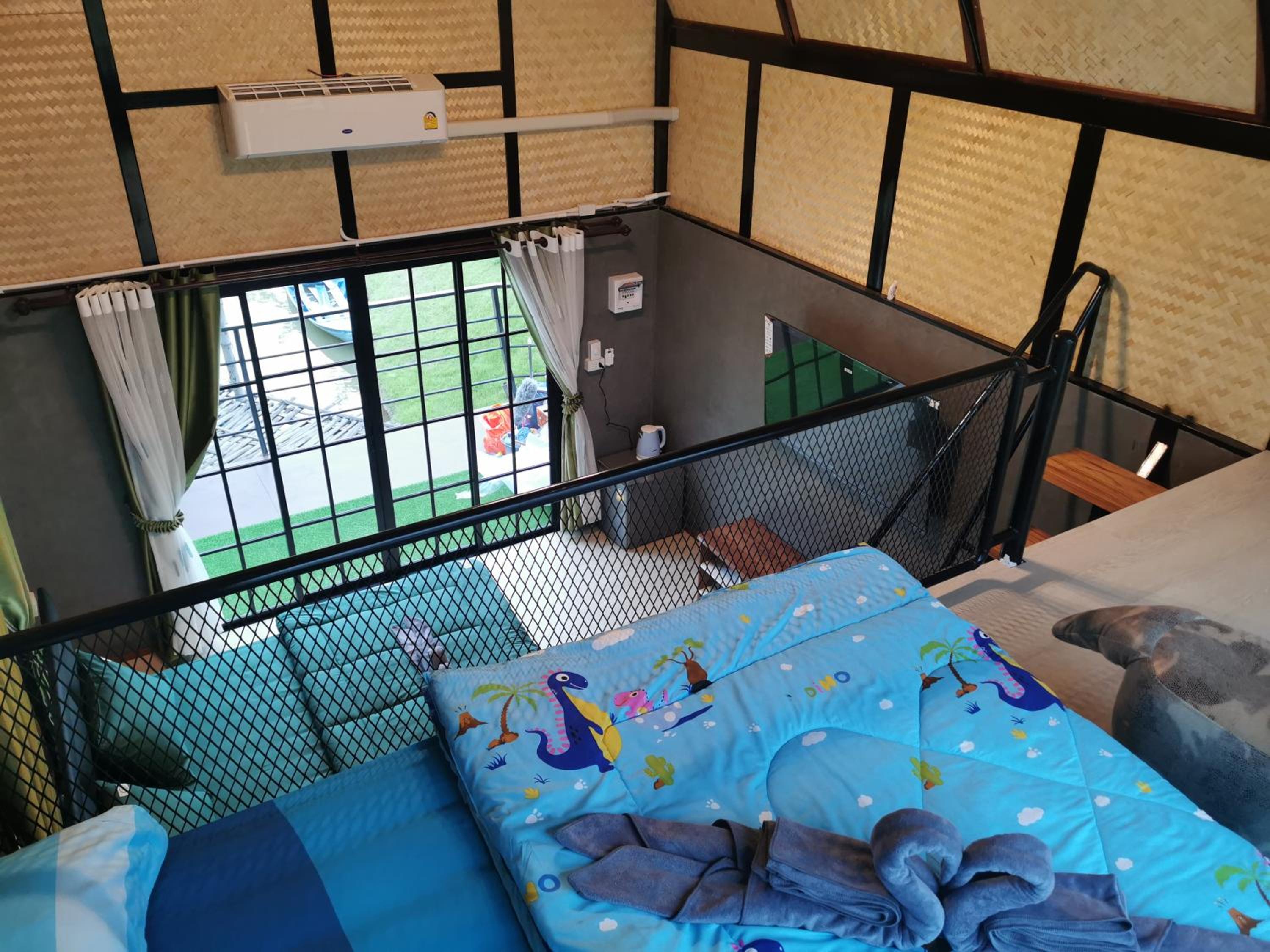 Family Room - Photo 12