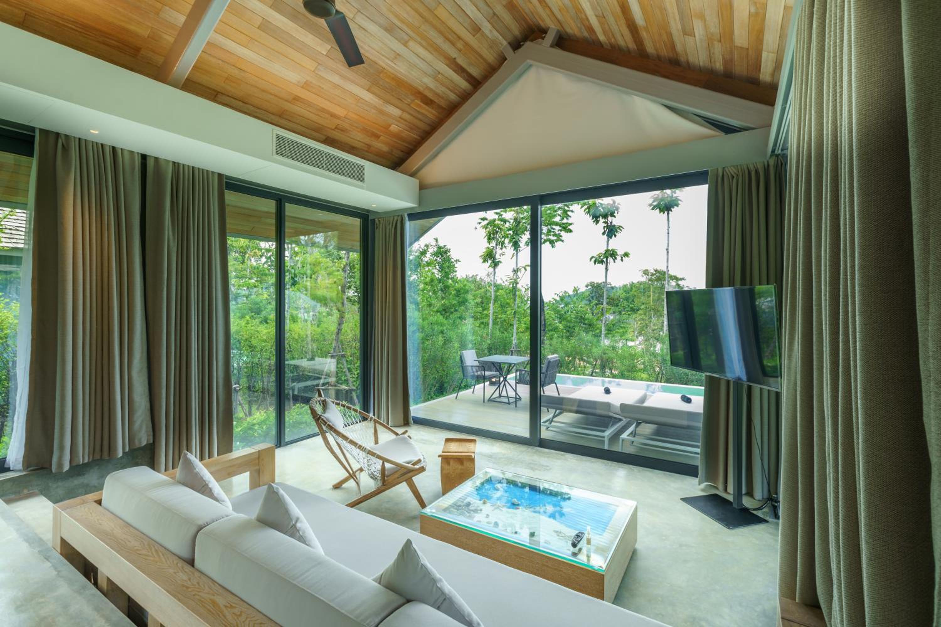 One-Bedroom Pool Villa with Schedule Boat Transfer - Photo 15