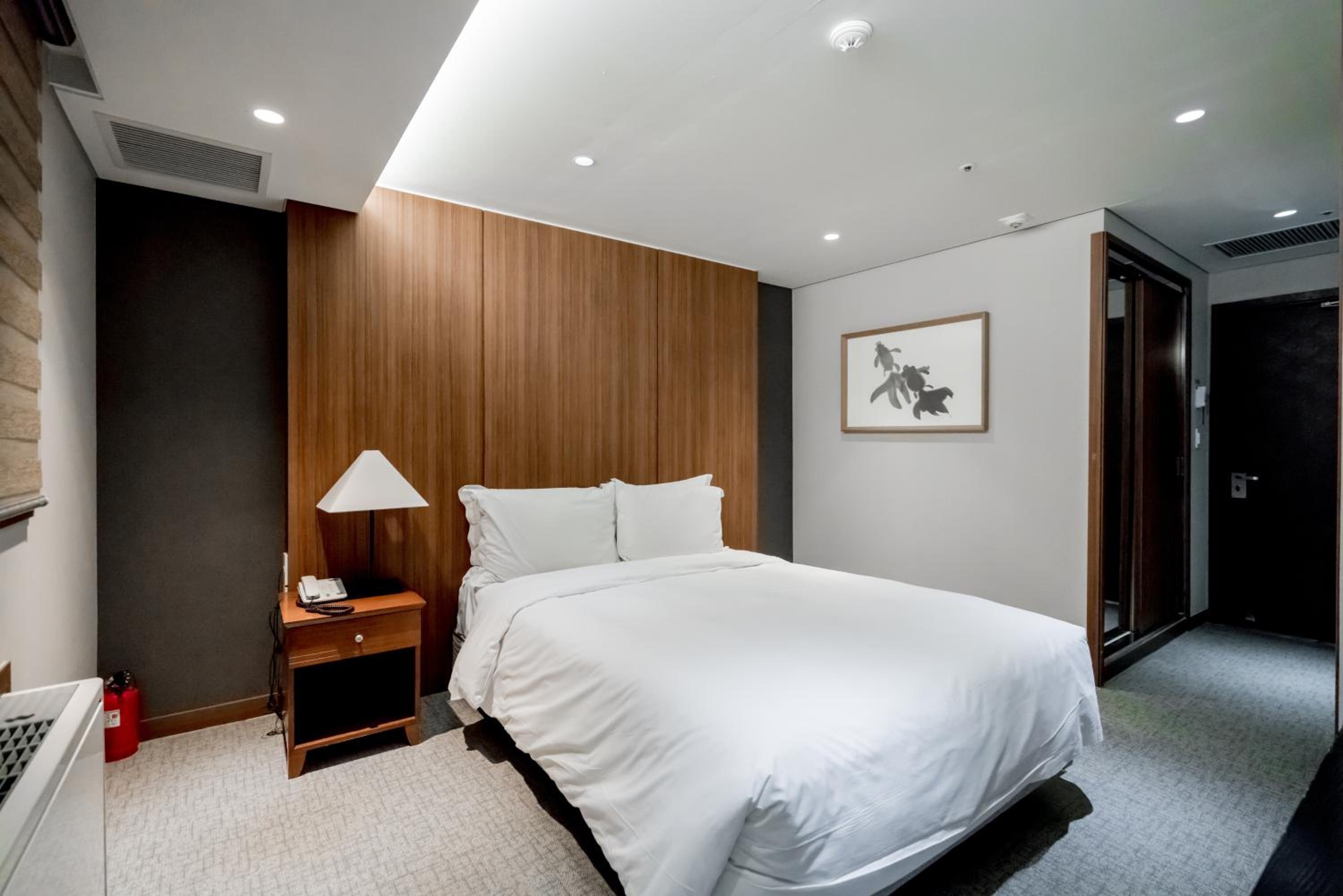 Deluxe Double Room - No View - Photo 1