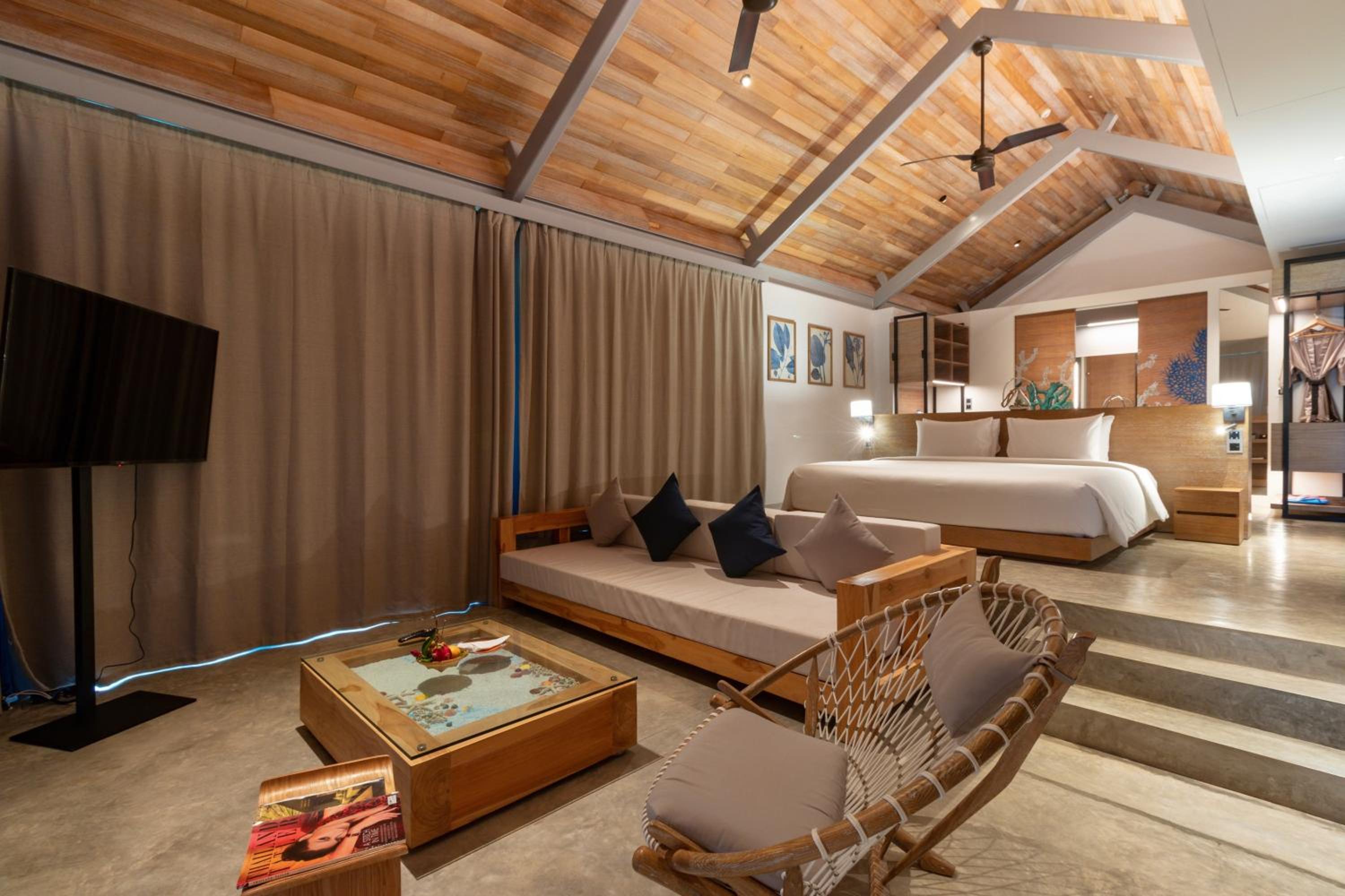 One-Bedroom Pool Villa with Schedule Boat Transfer - Photo 21