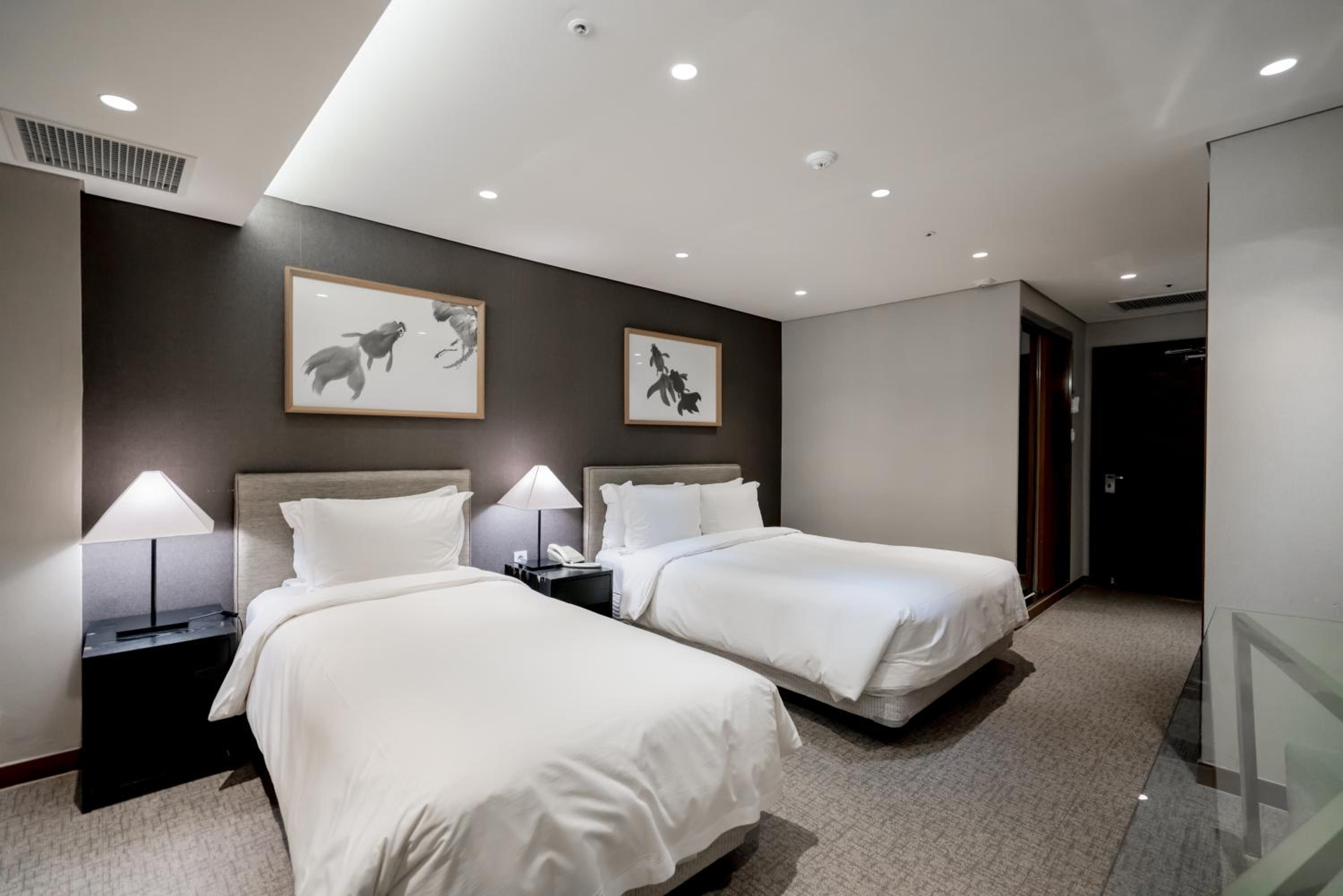 Deluxe Triple Room - No View  - Photo 2