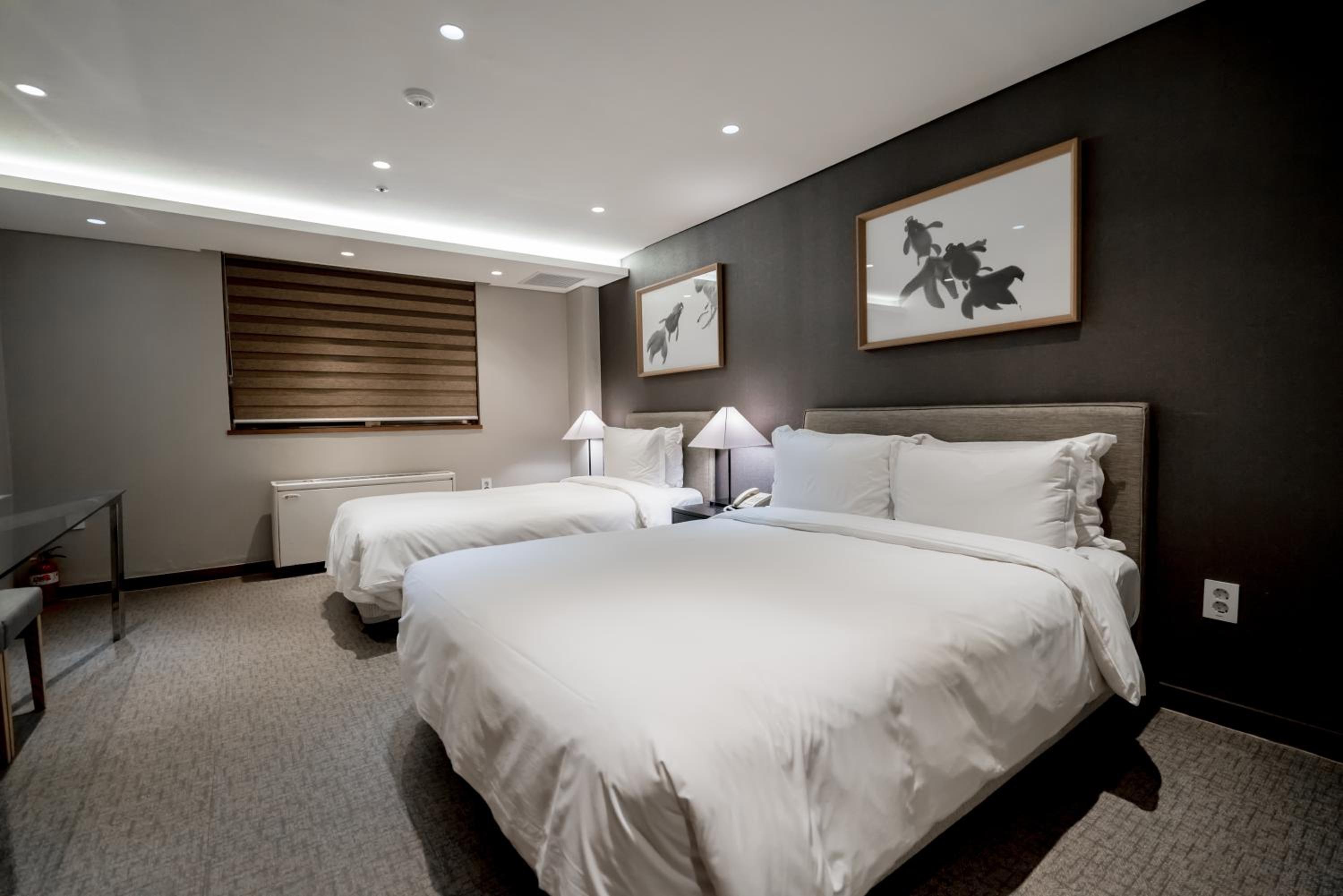 Deluxe Triple Room - No View  - Photo 1