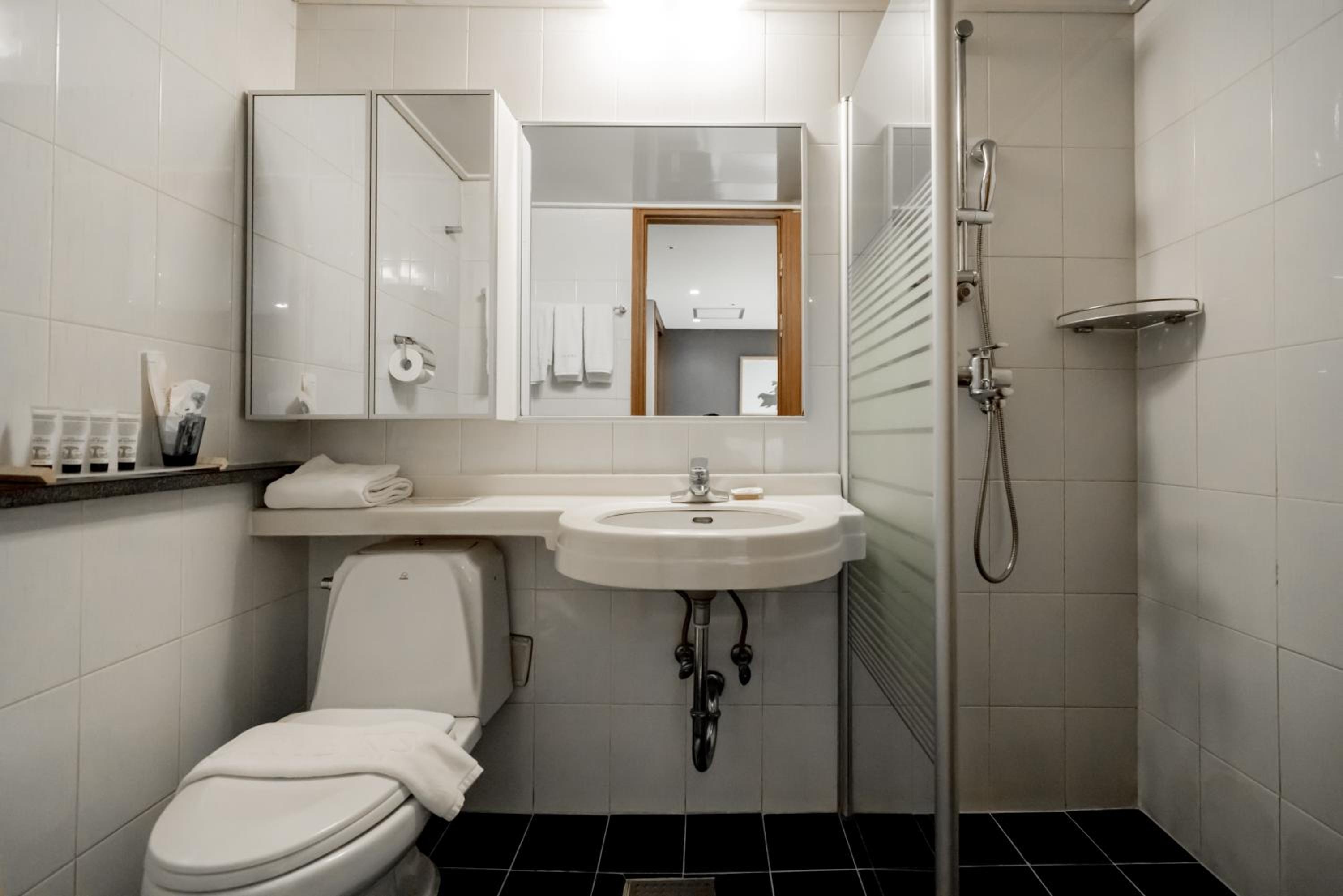 Executive Double Room - No View - Photo 5