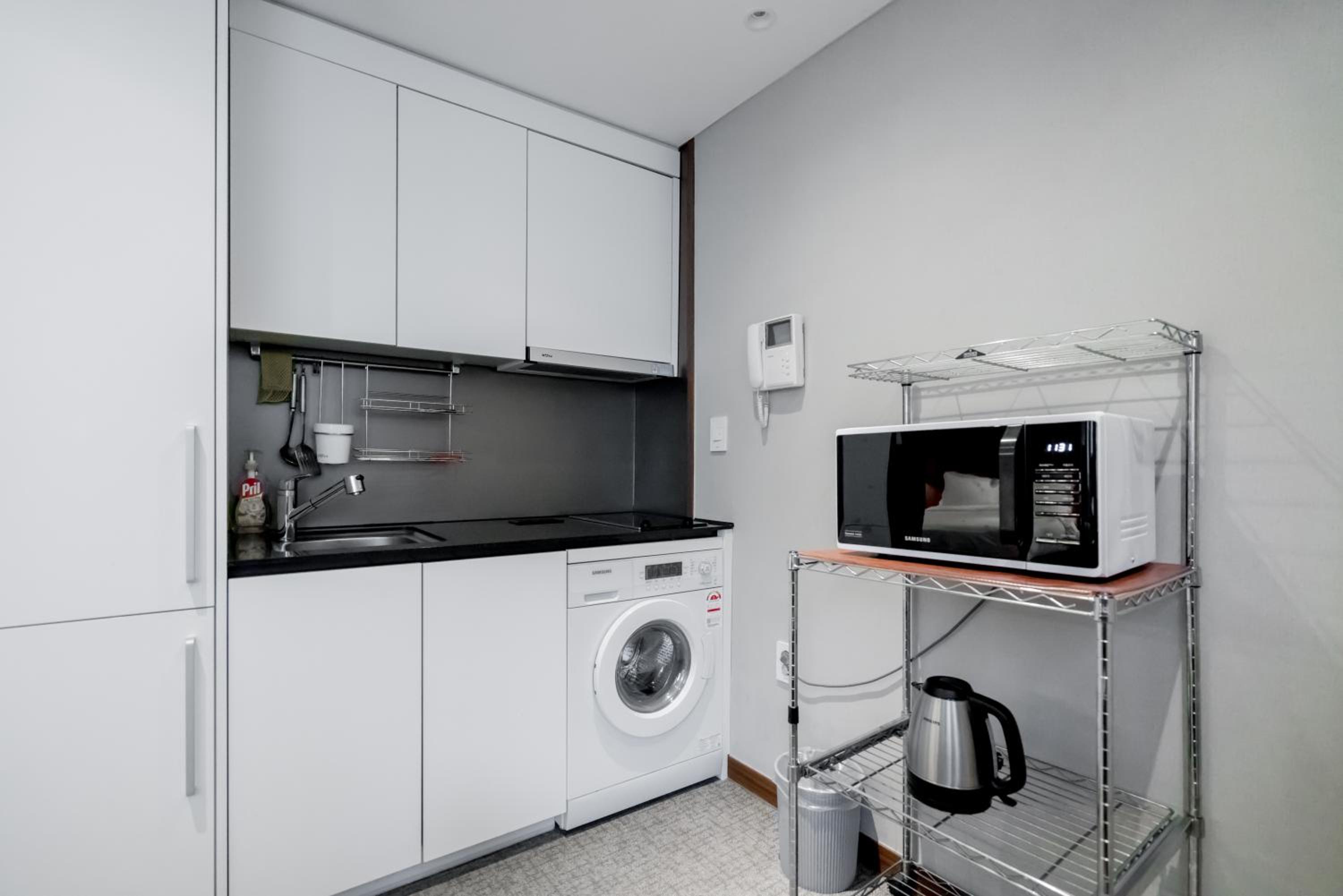 Premier Triple Room - No View - Photo 6