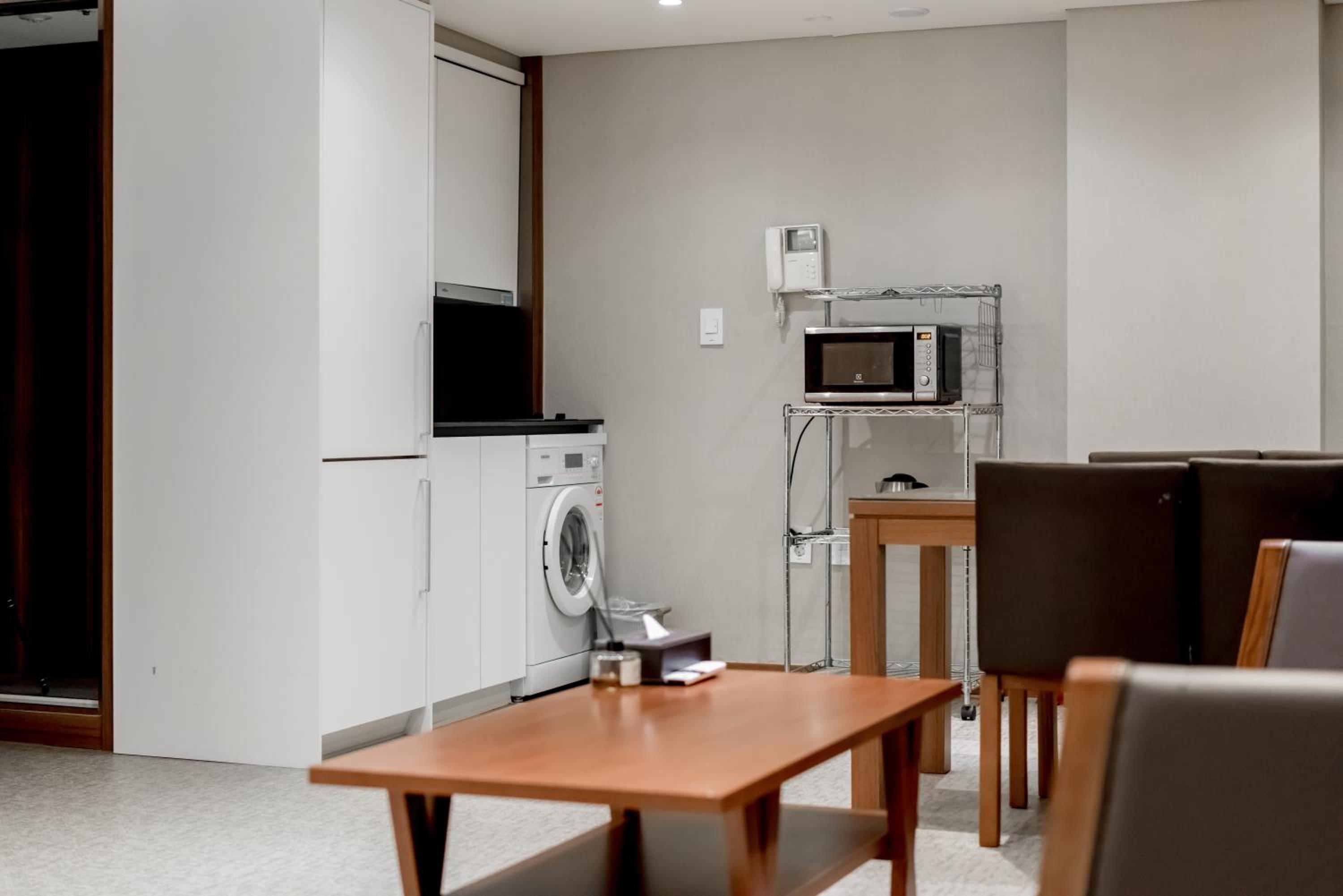 Premier Triple Room - No View - Photo 5