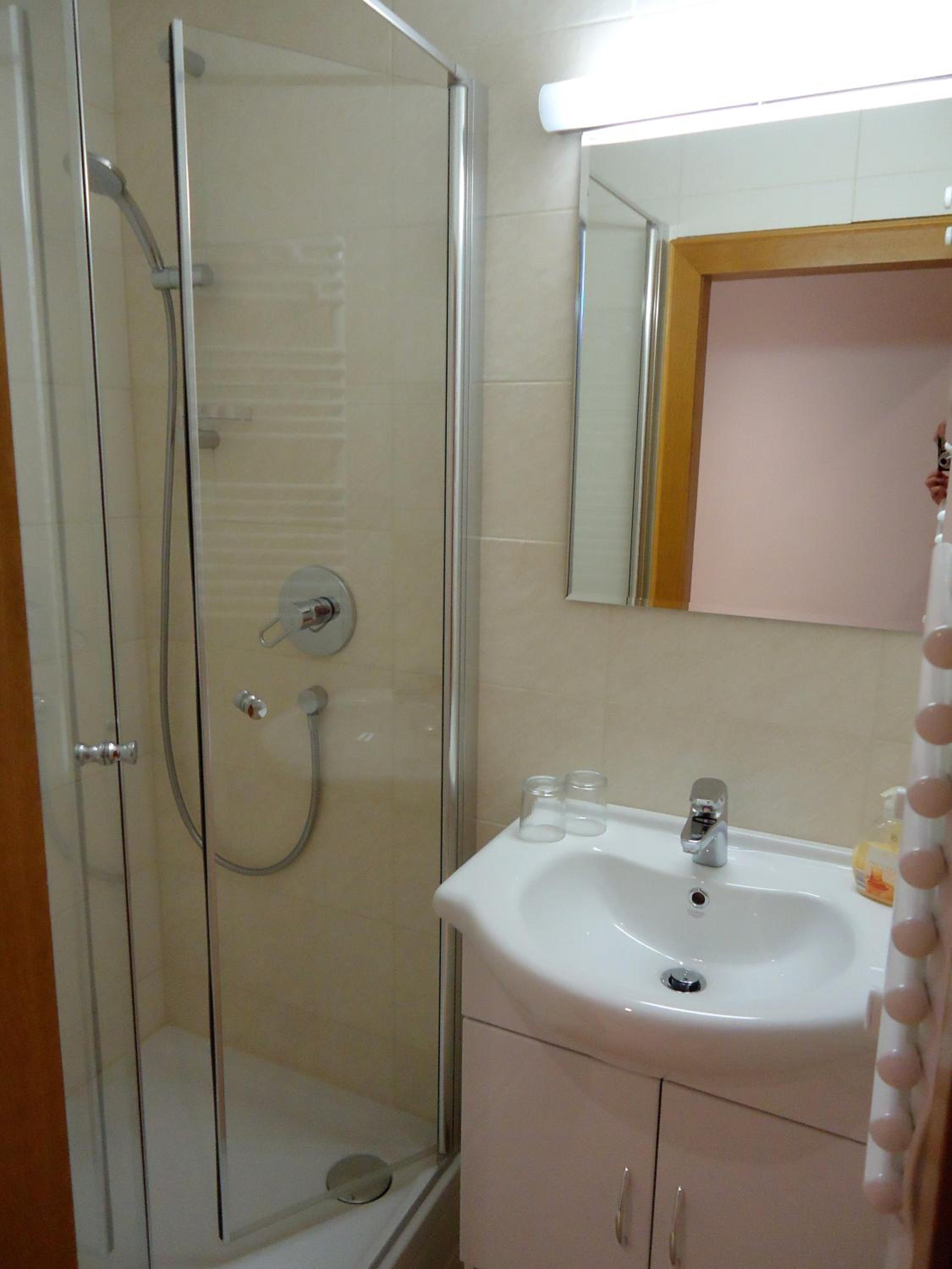 Comfort Two-Bedroom Apartment with Balcony photo 2