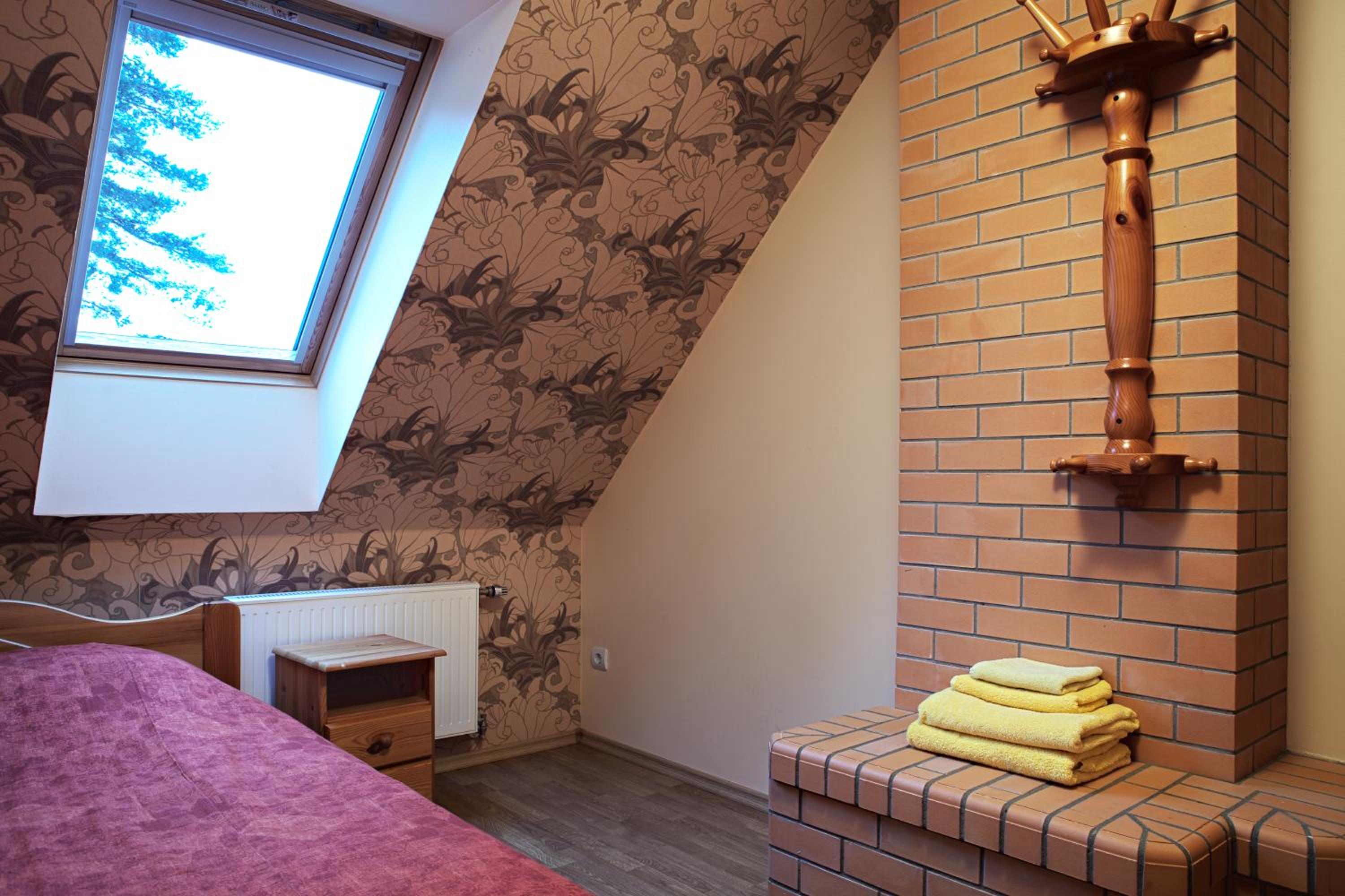 Double or Twin Room with Shared Bathroom photo 1