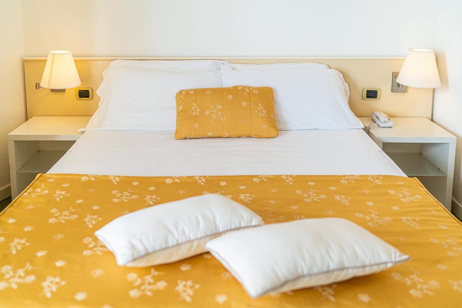 Quadruple Room With Balcony And Sea View - Photo 1