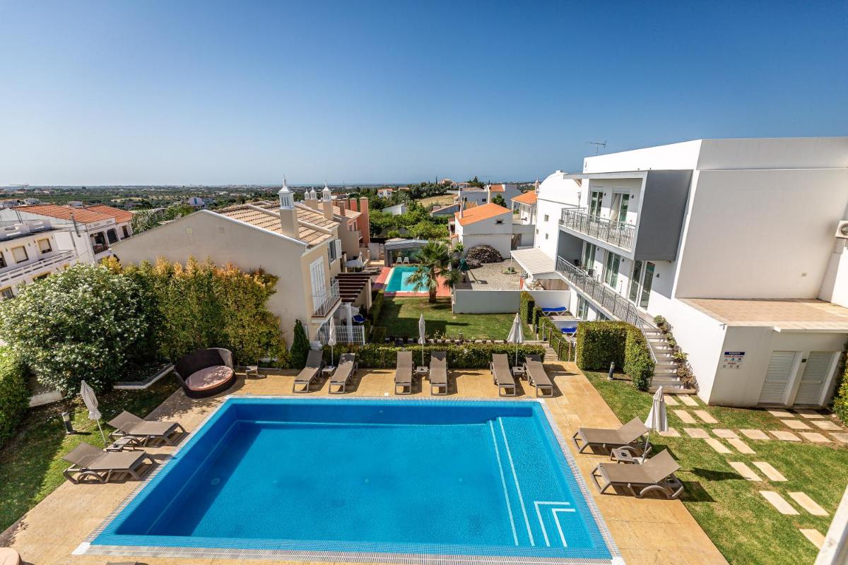 Villa photo 3