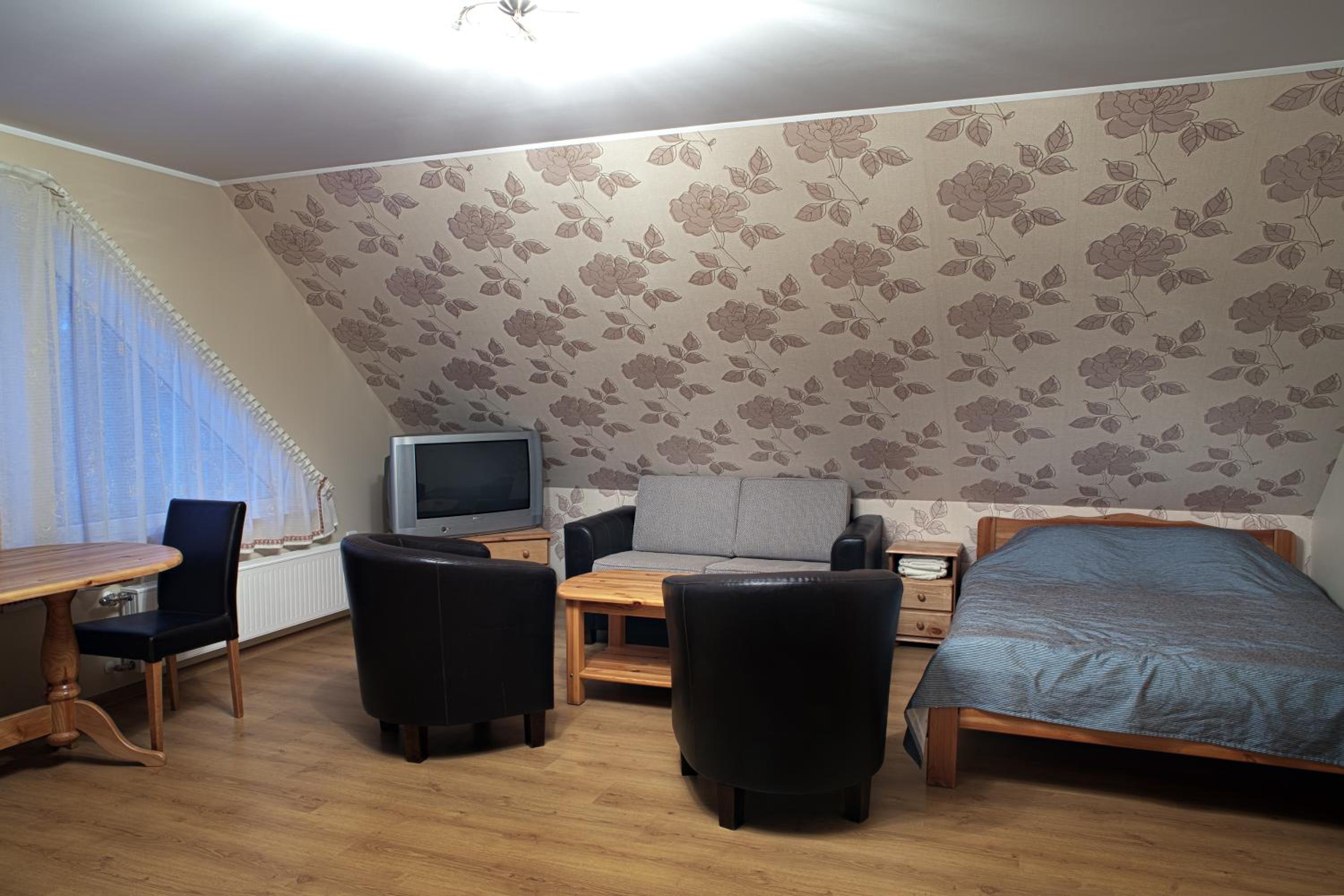 Family Room (6 Adults) photo 3