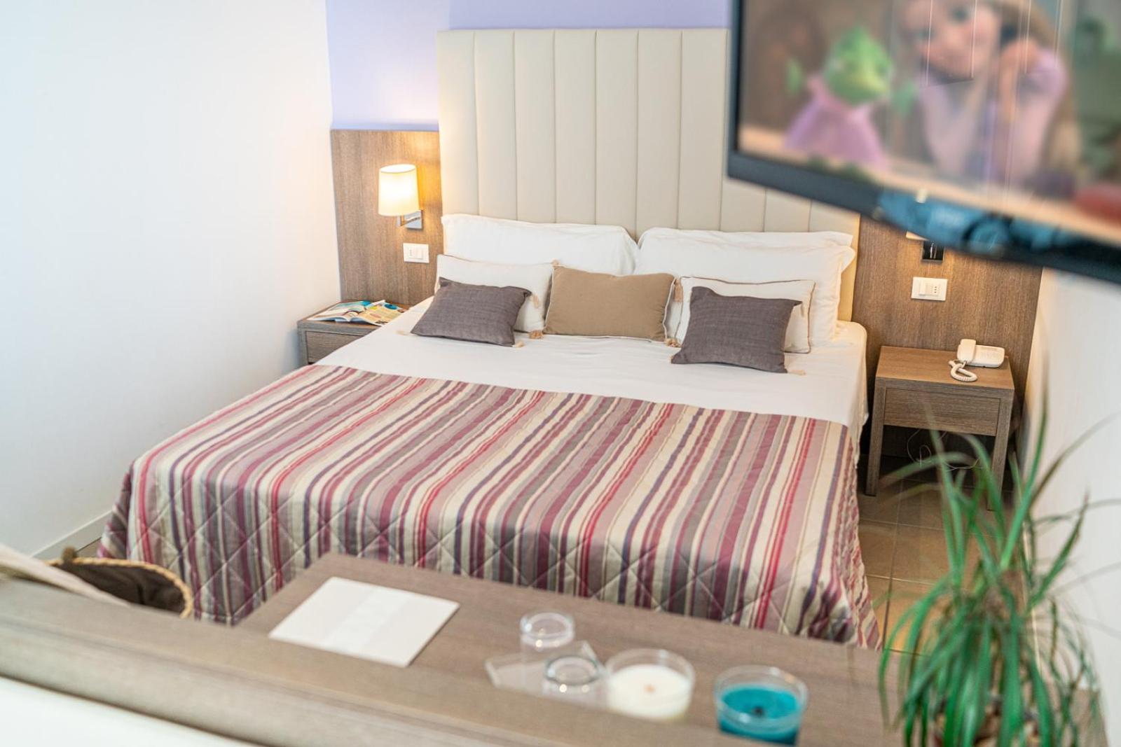 Superior Double or Twin Room with Balcony and Partial Sea View