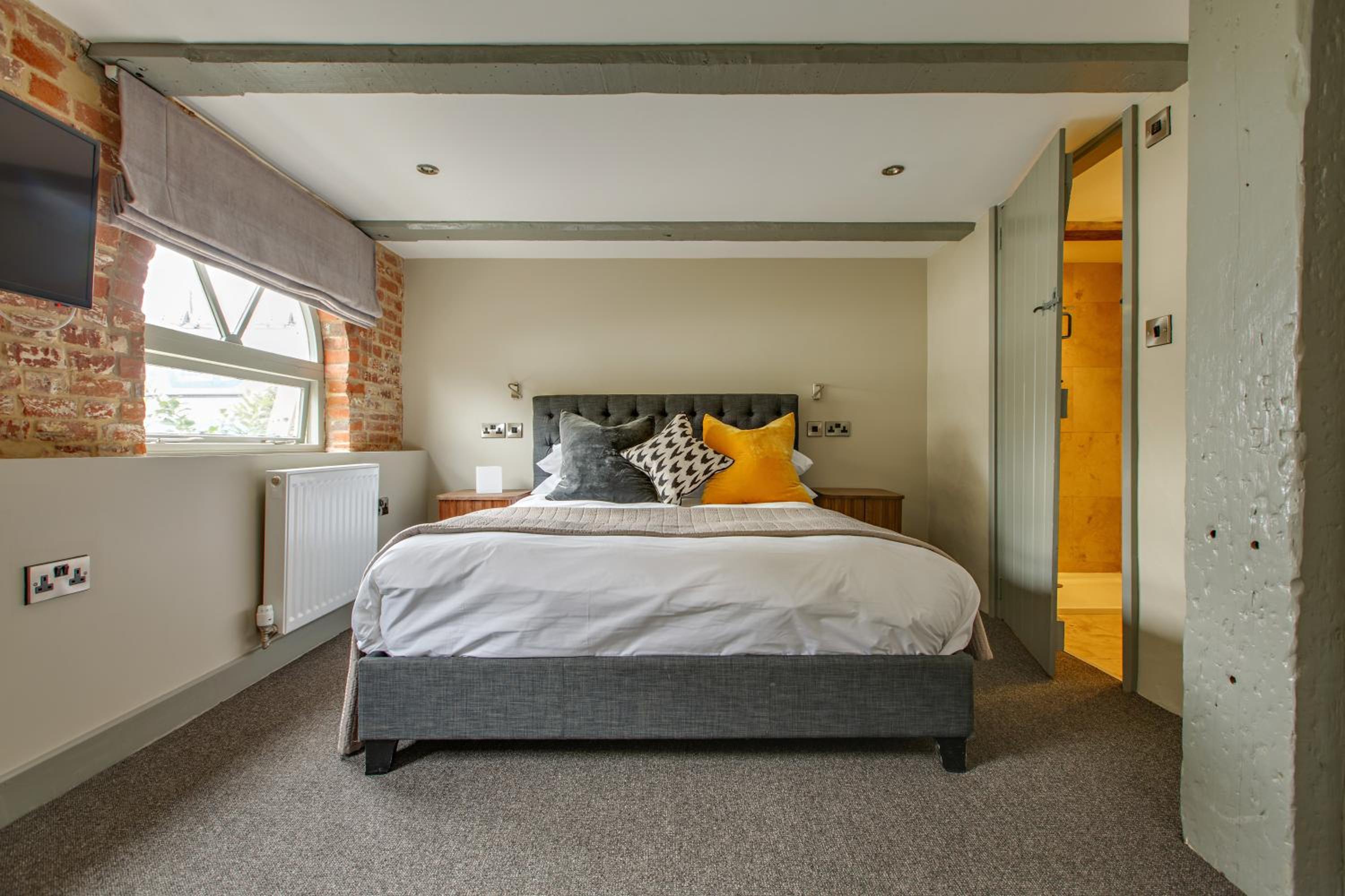 Deluxe King Room photo 3