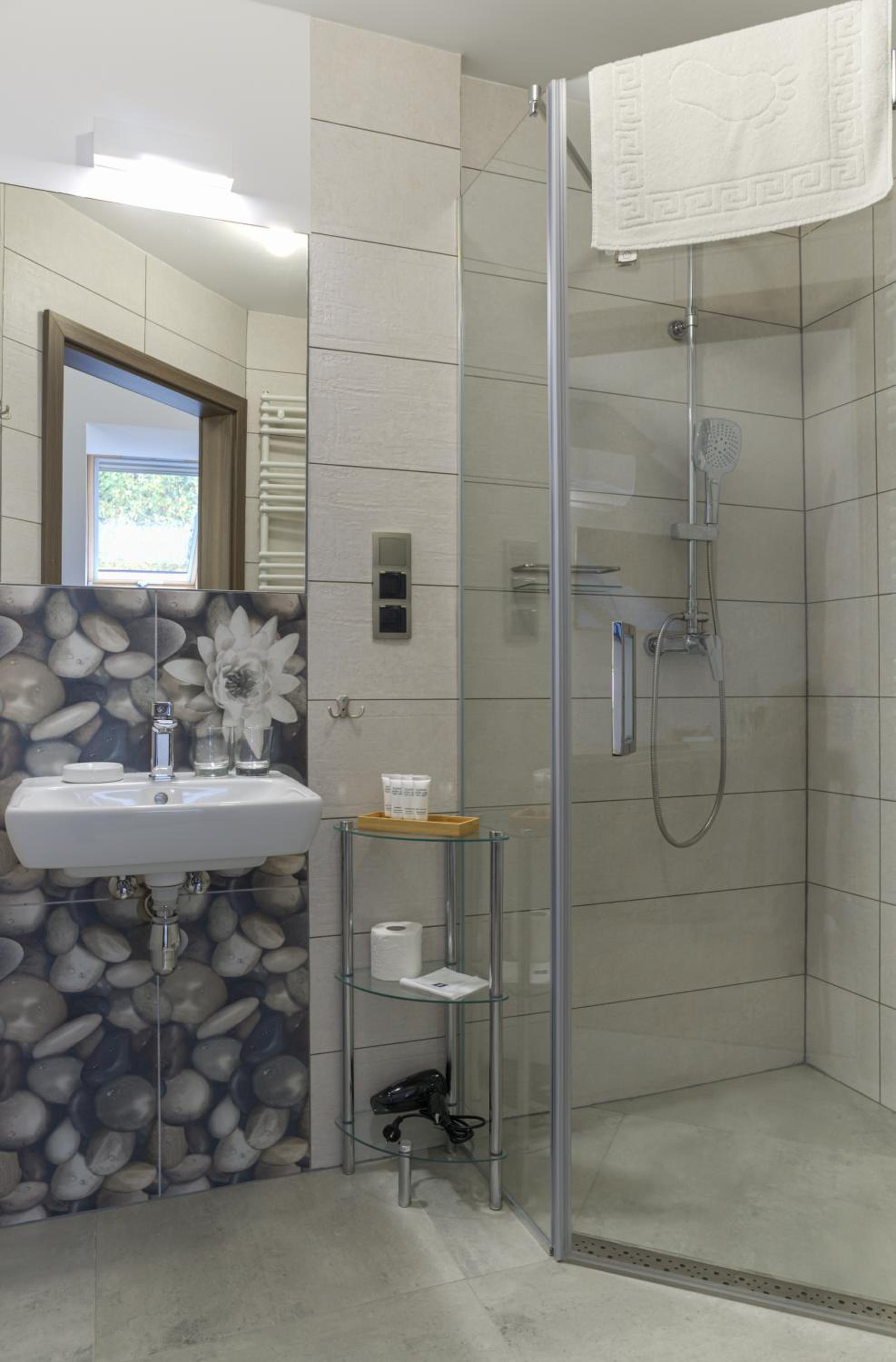 Standard Double Room - Photo 3