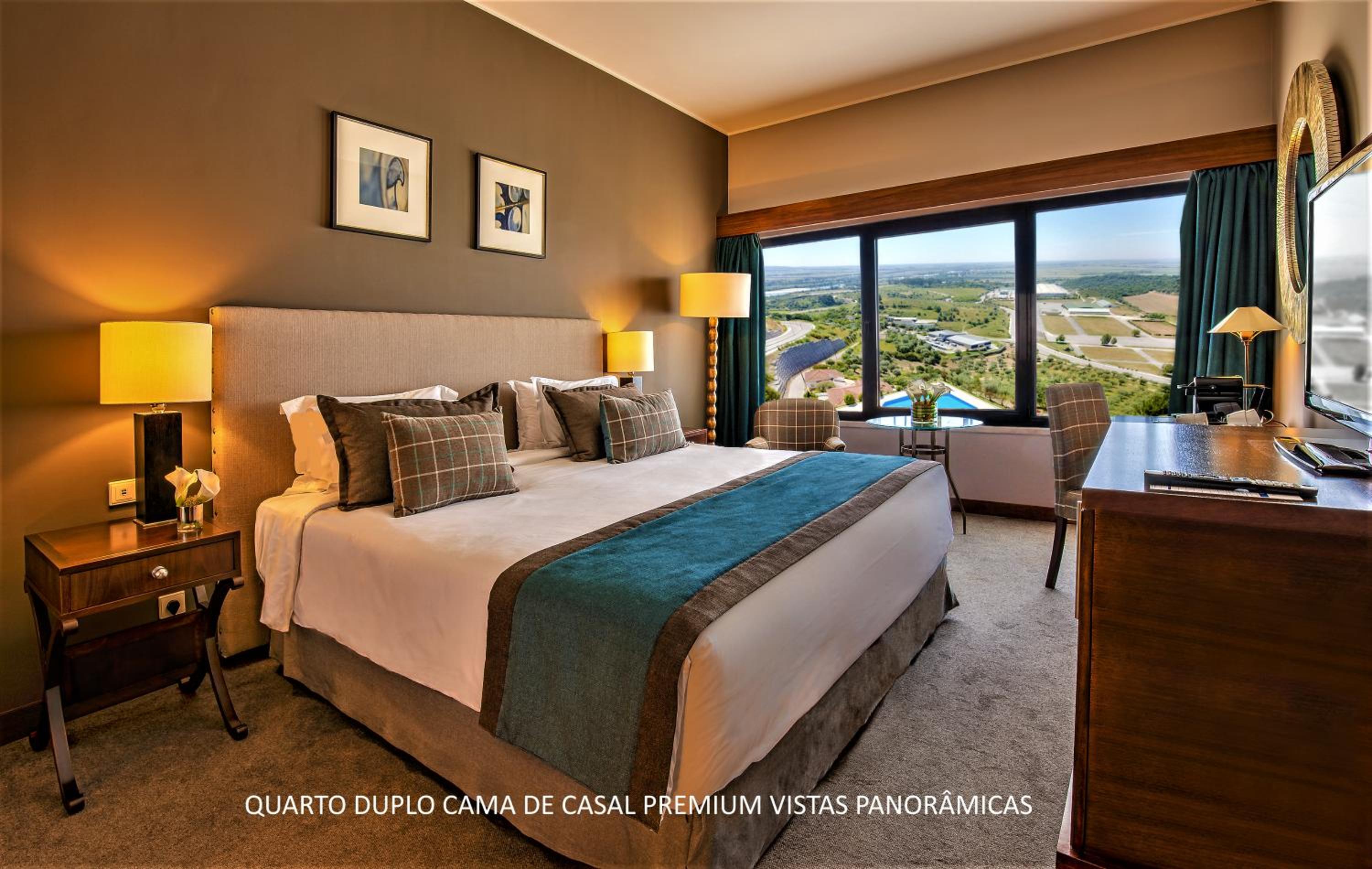 Premium Double Room with Panoramic View - Photo 10