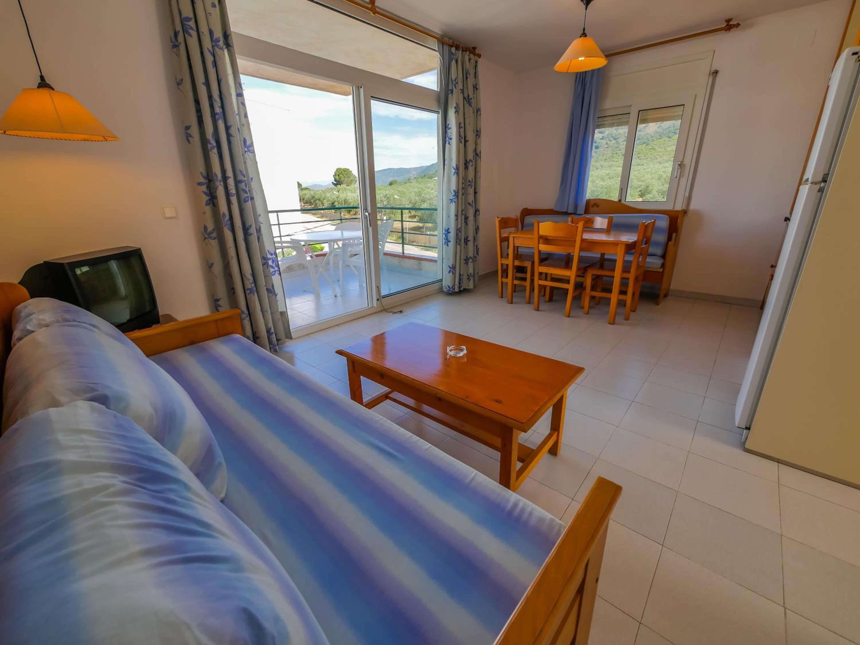 Basic One-Bedroom Apartment (4 Adults) photo 2