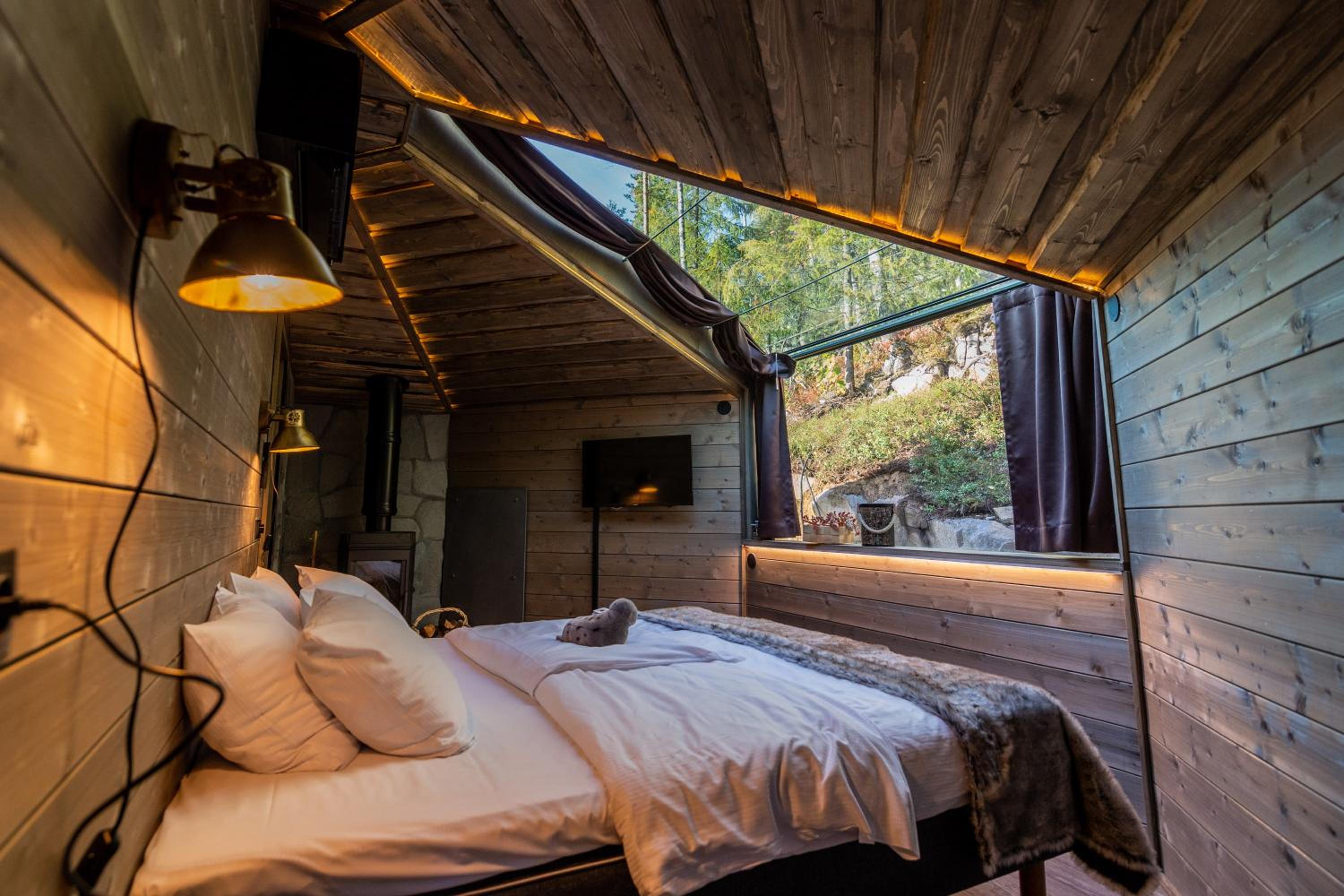 Suite with Spa Access - Photo 1