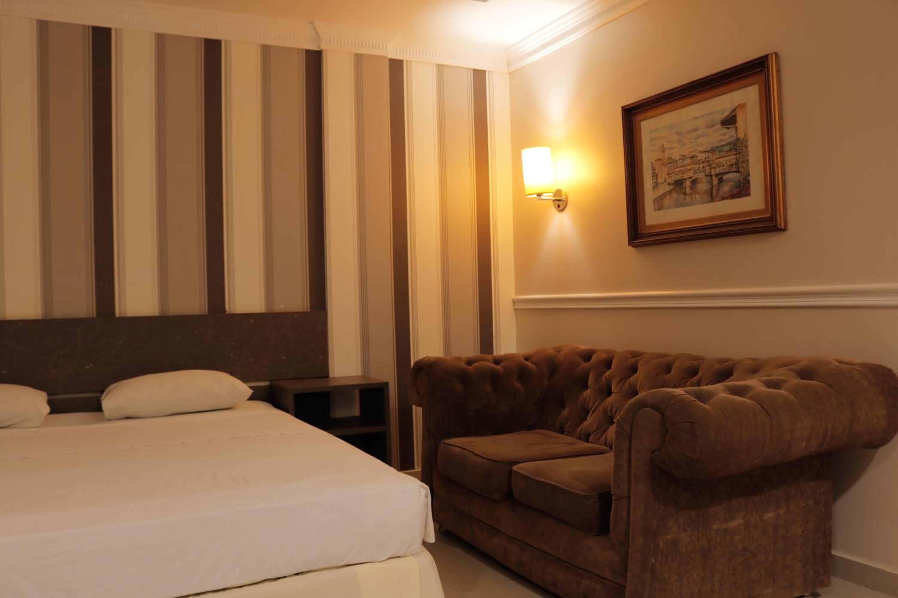 Deluxe Apartment