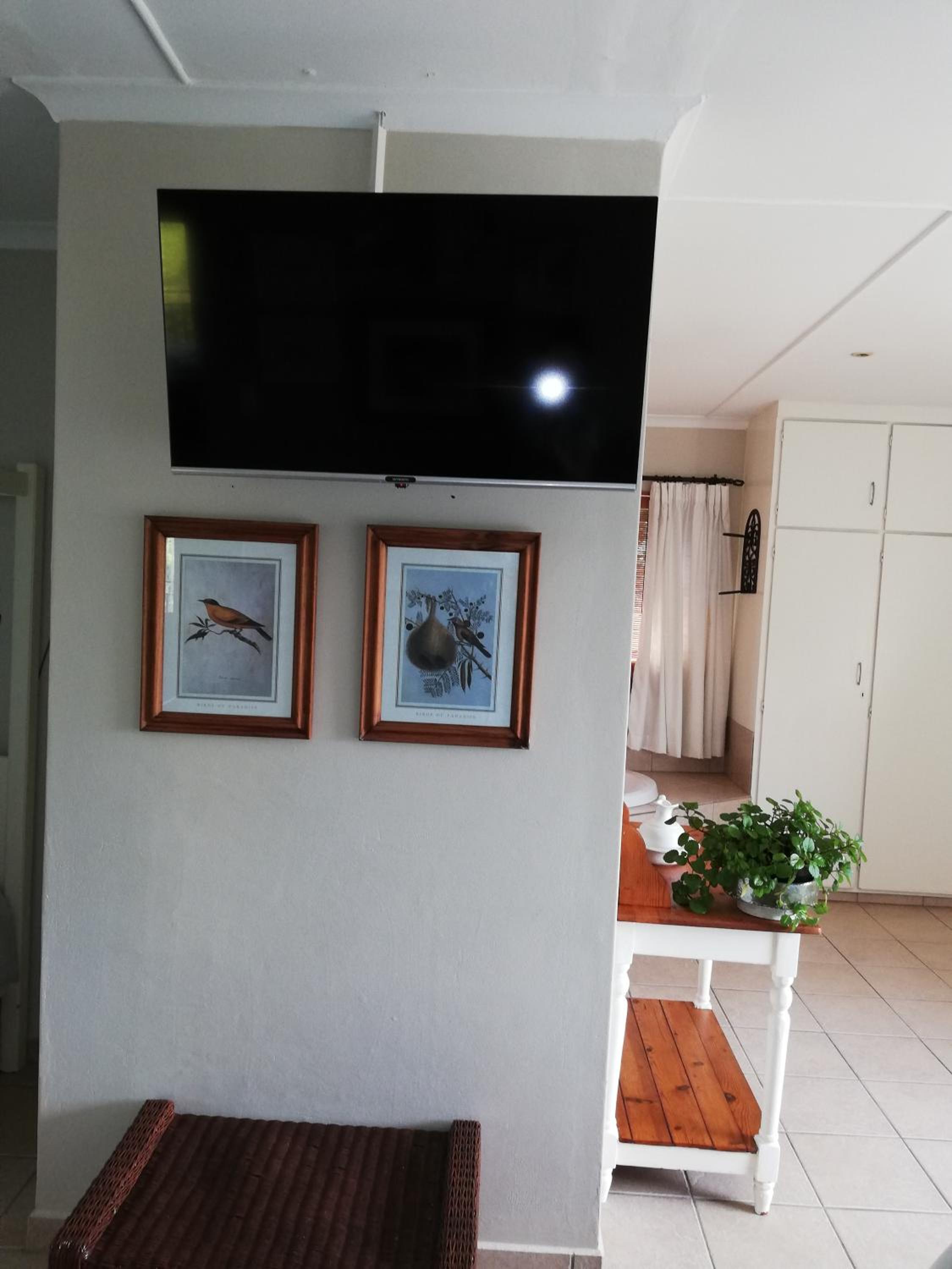 Deluxe Family Room - Photo 7