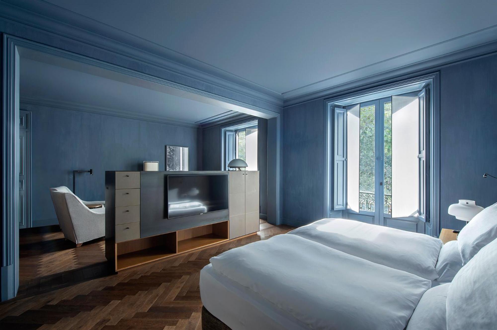 Superior King Suite
