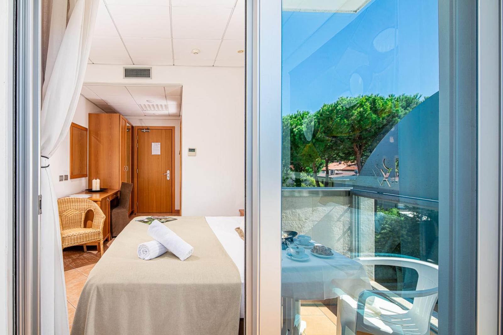 Double Room - Photo 3