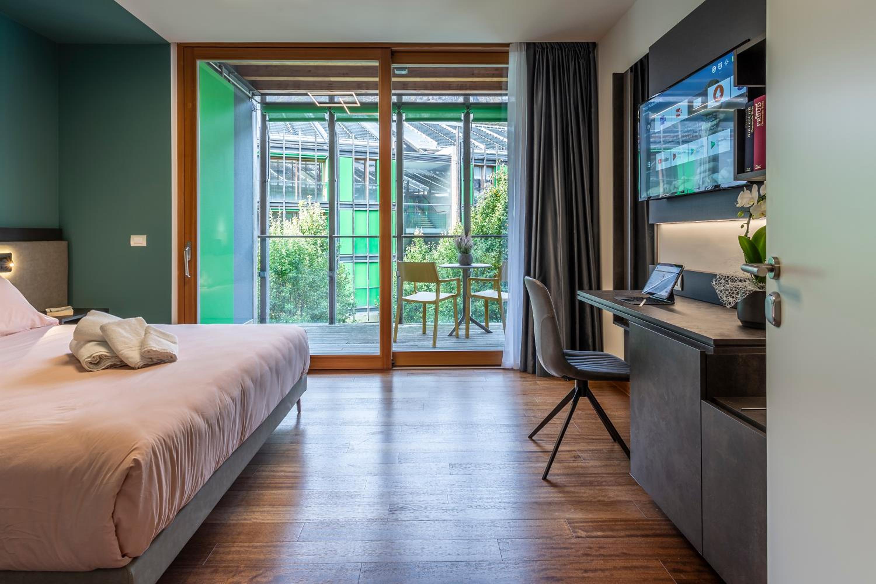 Double Room with Shared Bathroom photo 1