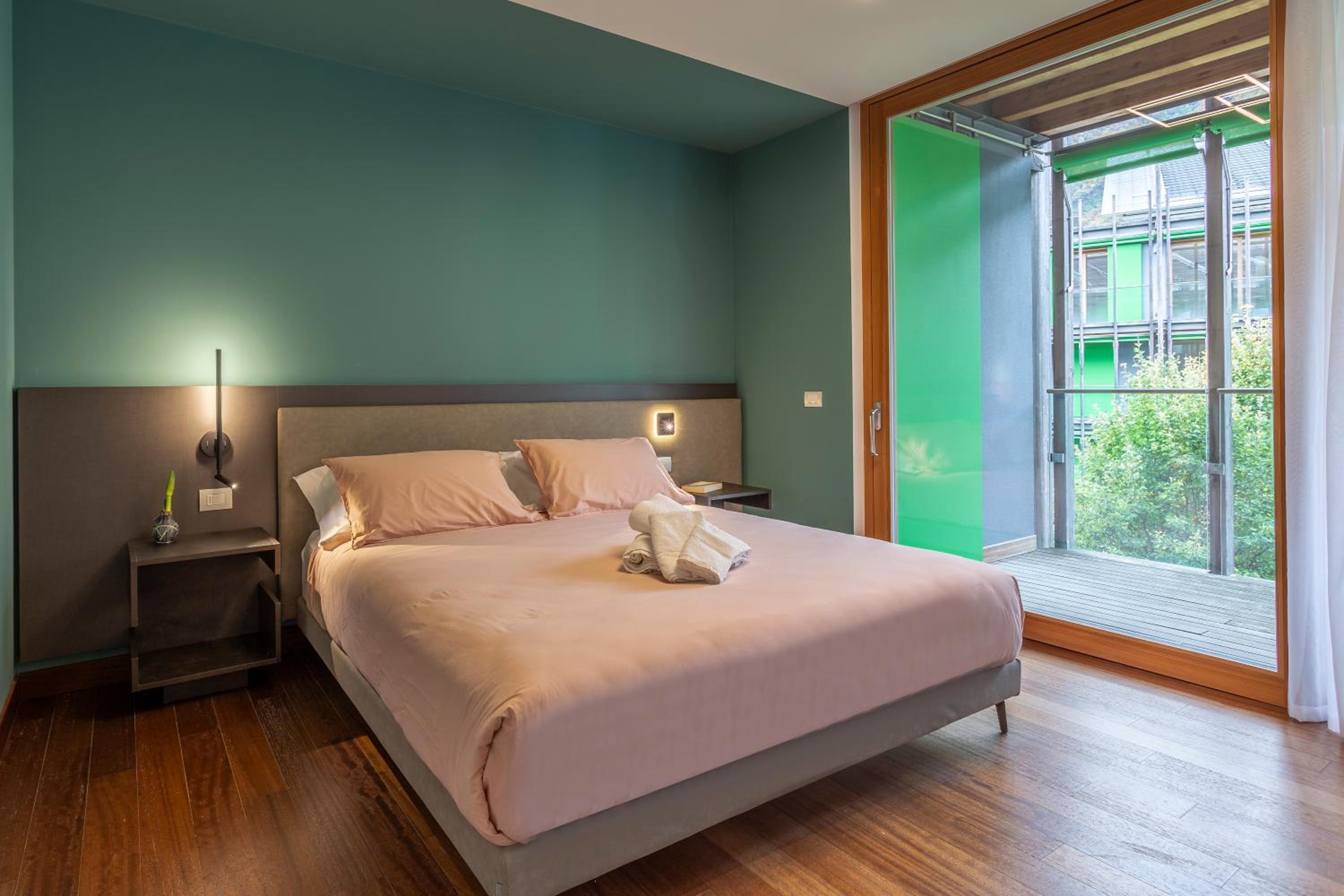 Double Room with Shared Bathroom photo 2