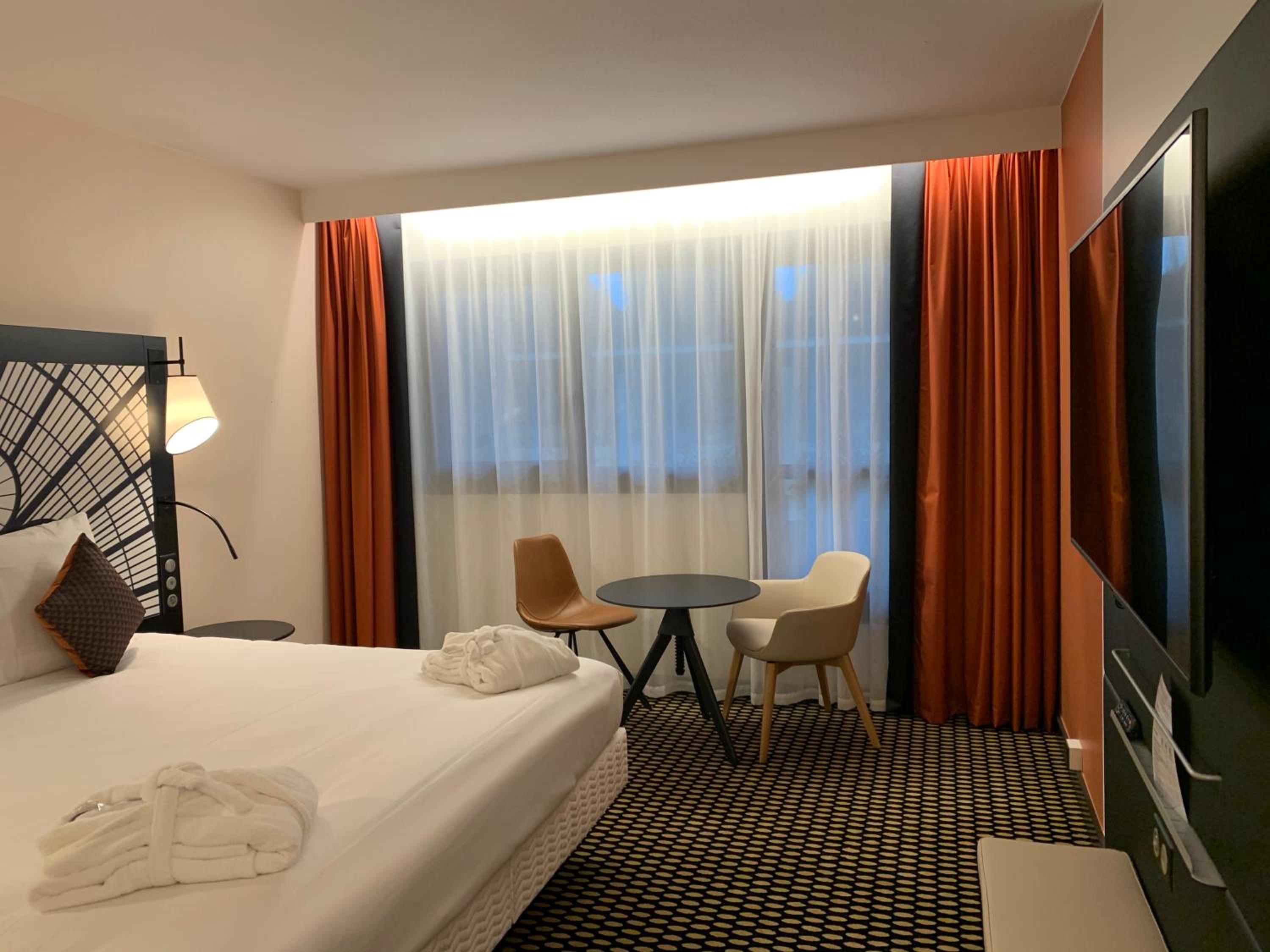 Privilege Room with 1 King-Size bed - High floor photo 3