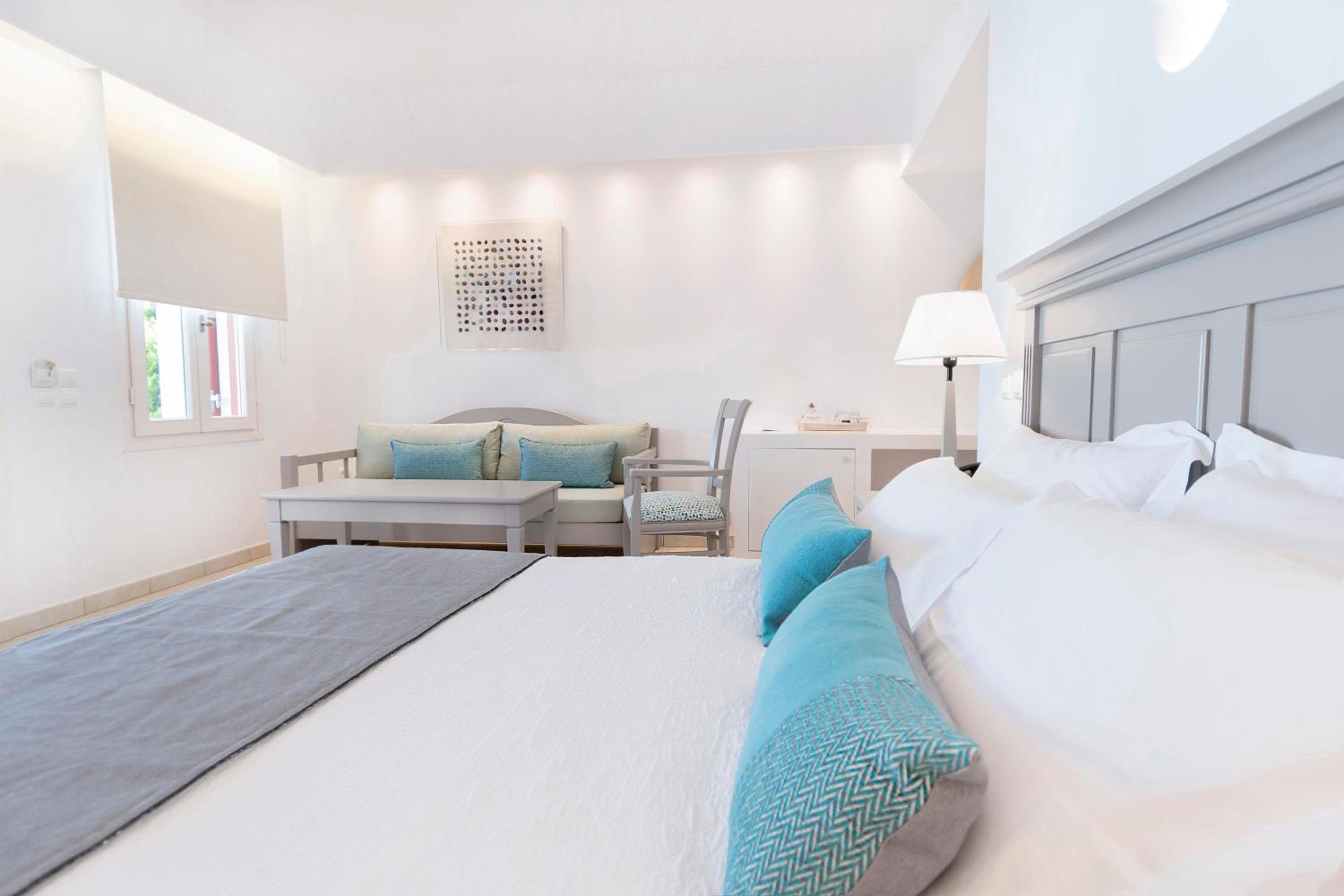 Junior Suite with Pool View