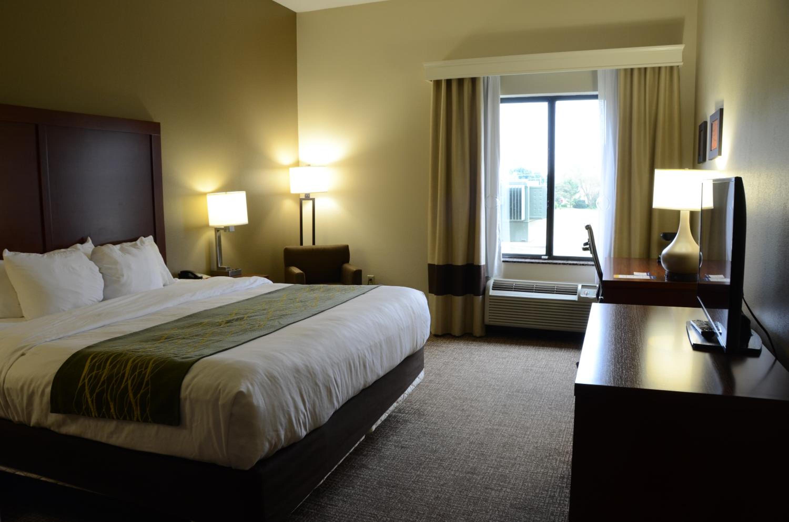 King Room - Disability Access - Non-Smoking - Photo 4