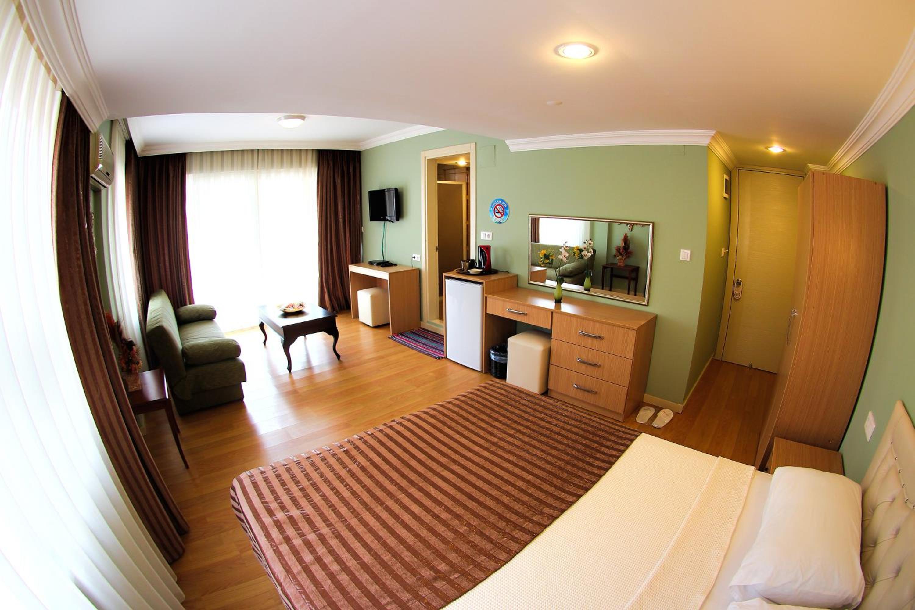 Suite (2 Adultos + 1 Niño)