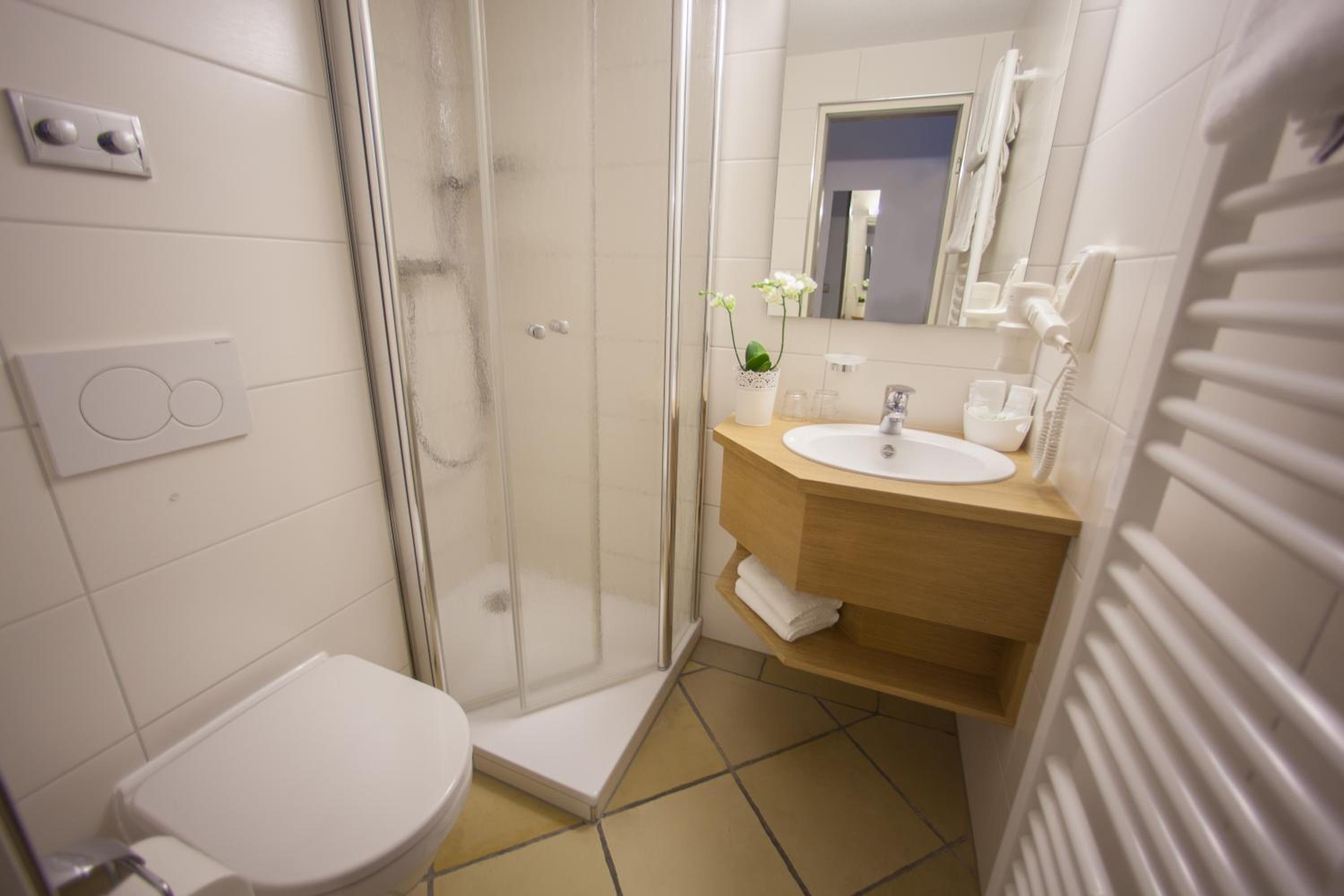 Small Double Room - Photo 4