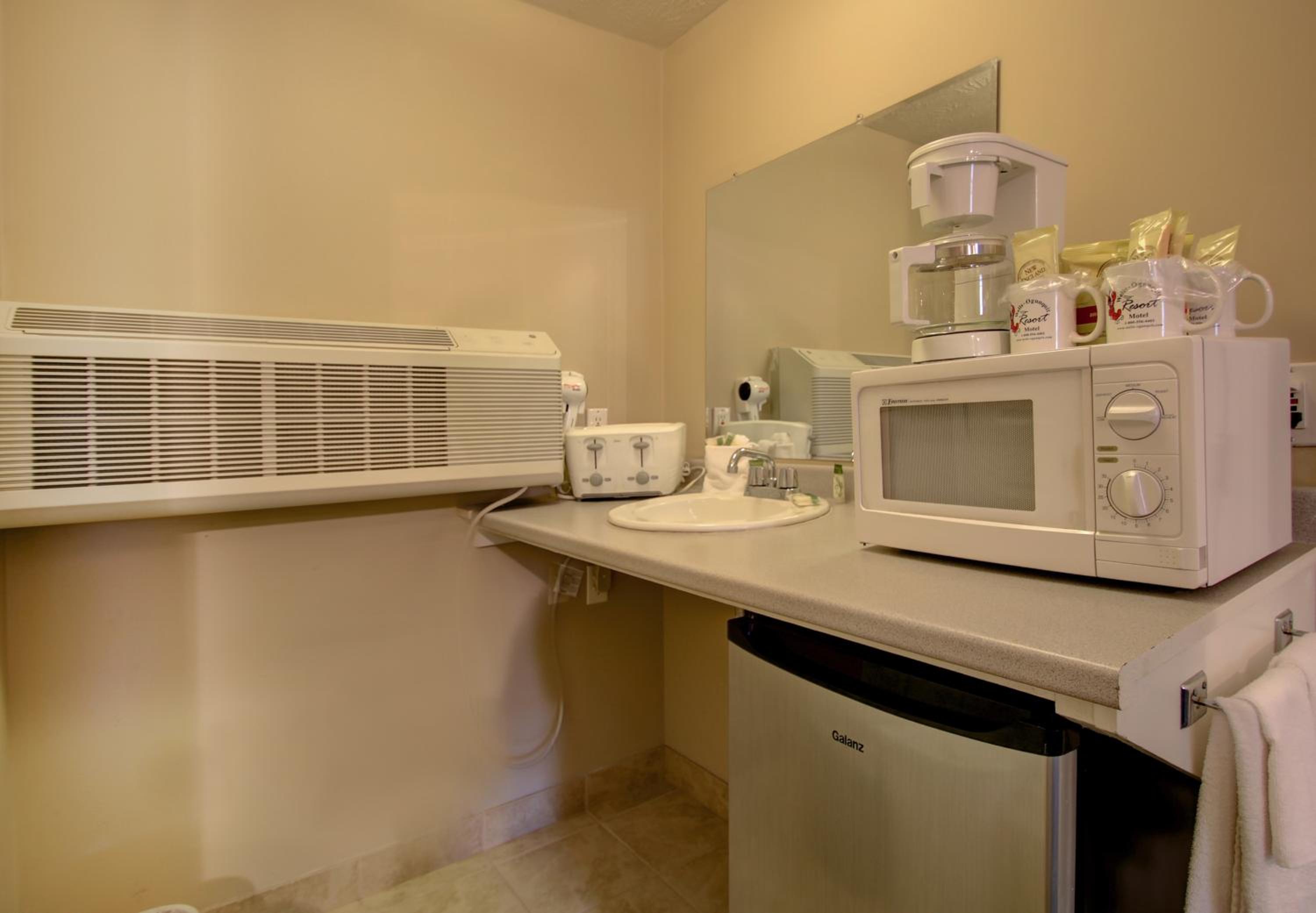 Two-Bedroom Suite - Photo 2