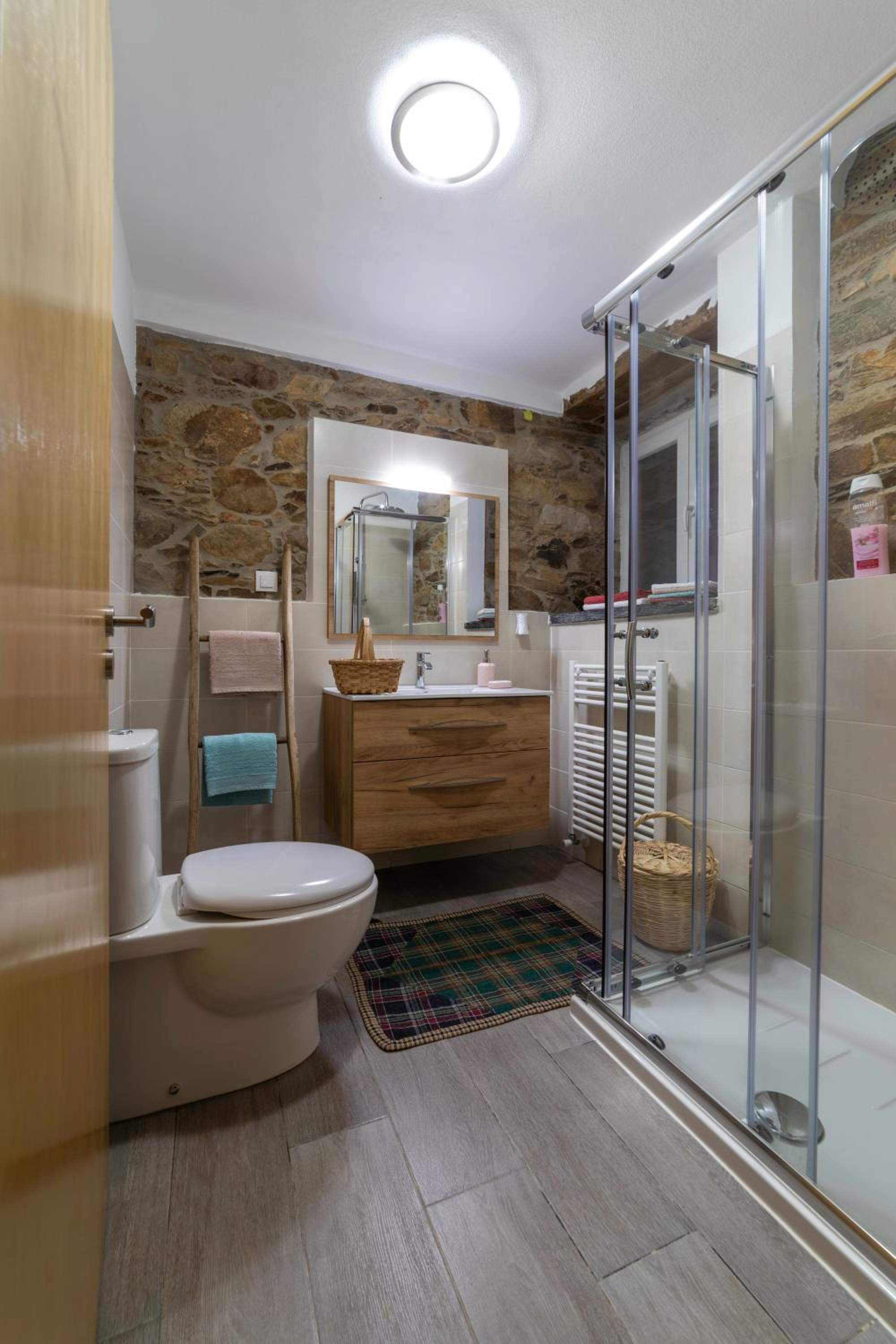 Three-Bedroom Villa - Photo 4