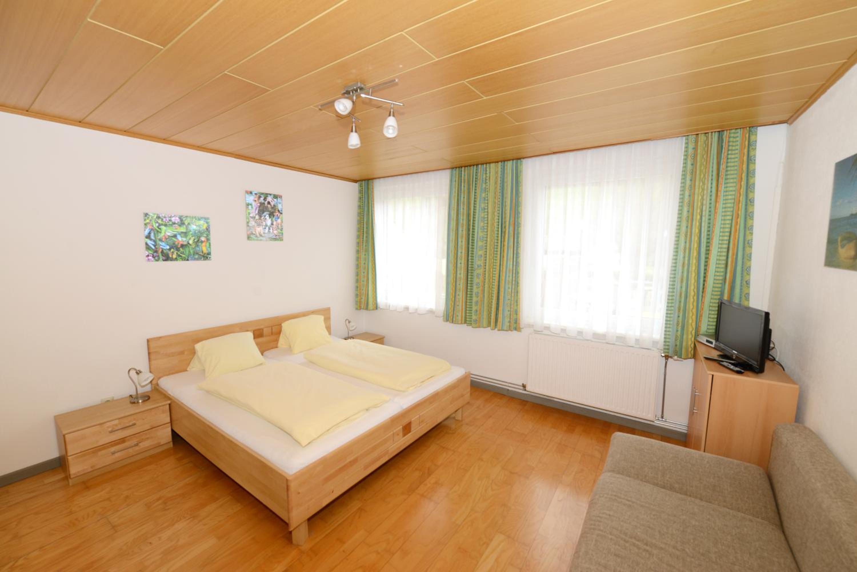 Apartment with Balcony photo 3