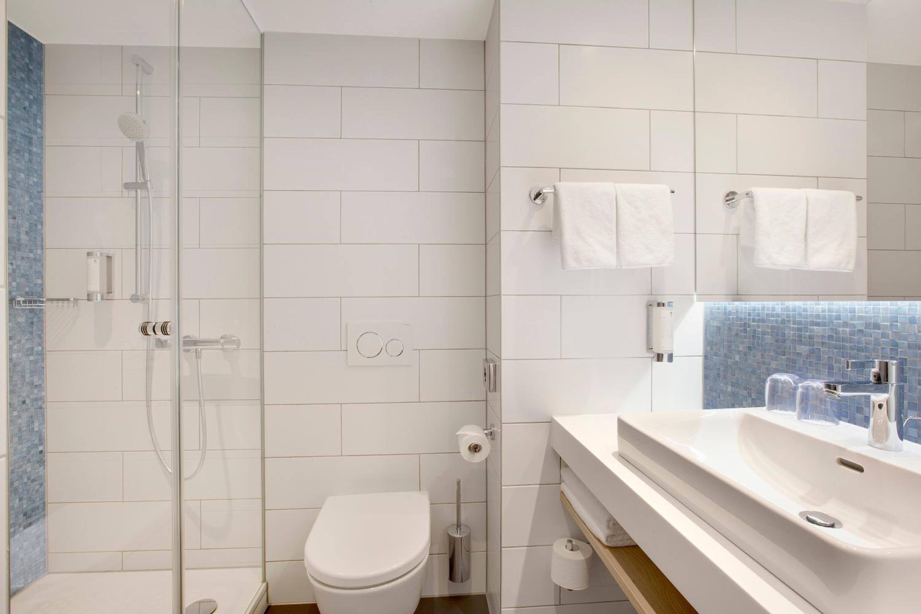 Standard Double Room - Photo 10