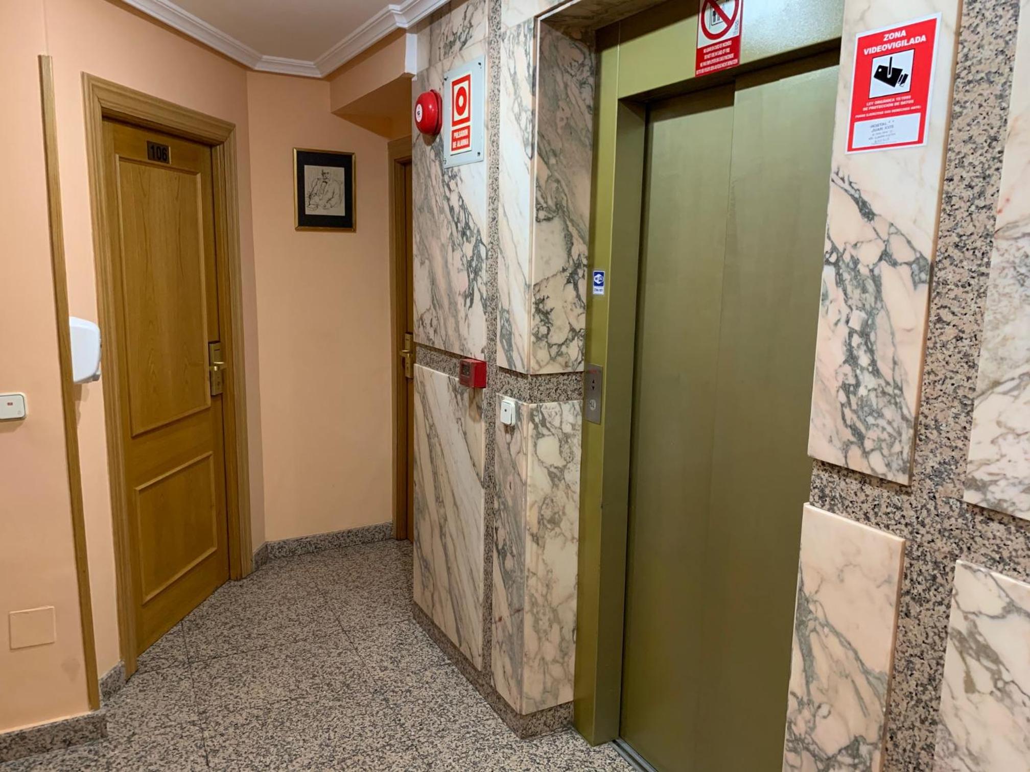 Twin Room - Photo 26