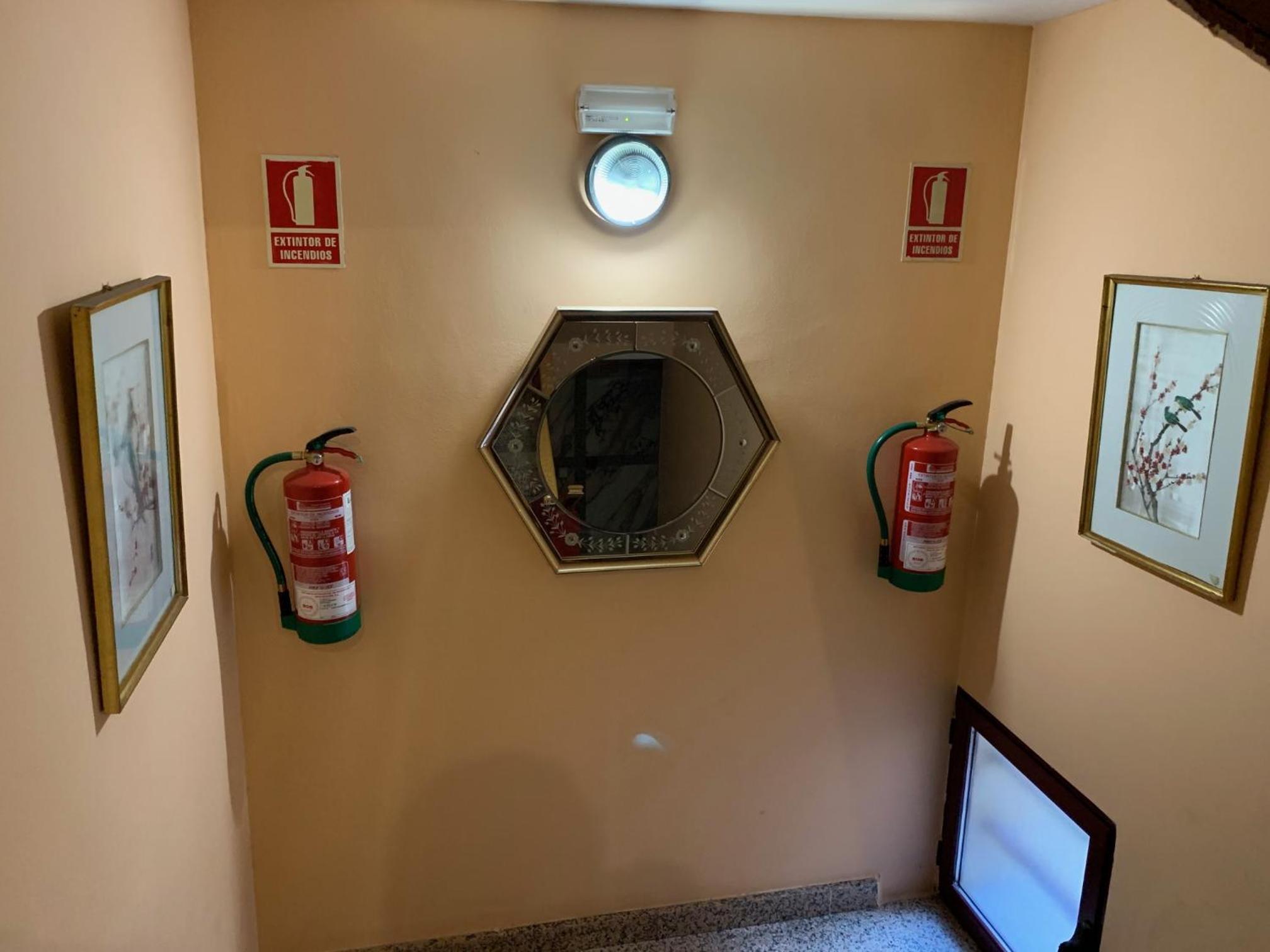 Twin Room - Photo 25