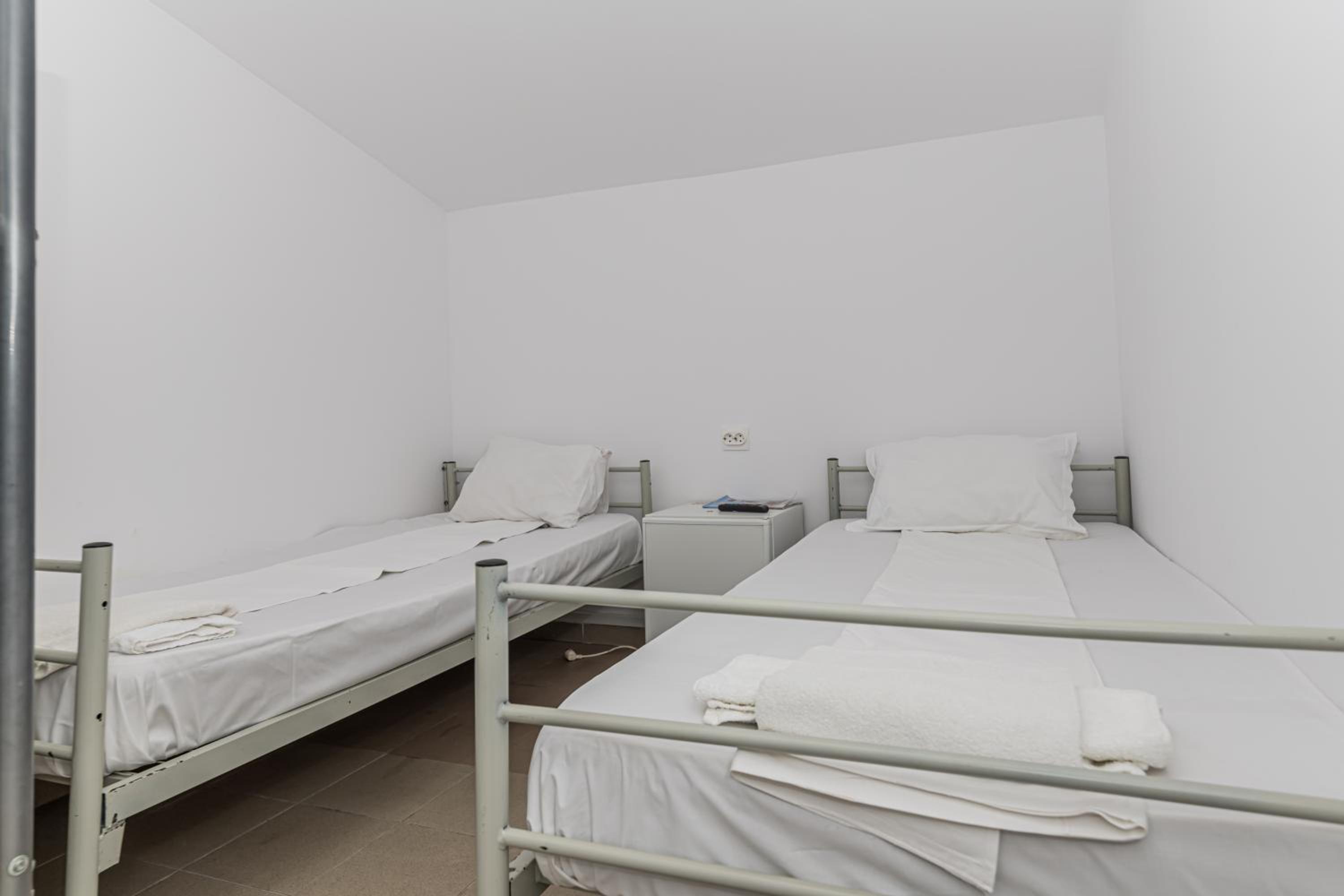 Bed in 4-Bed Mixed Dormitory Room photo 2
