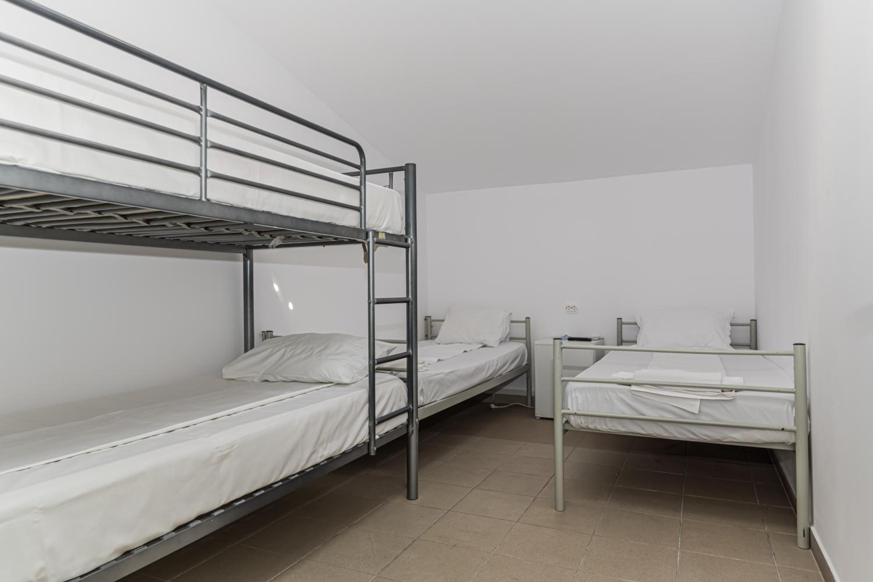 Bed in 4-Bed Mixed Dormitory Room photo 1