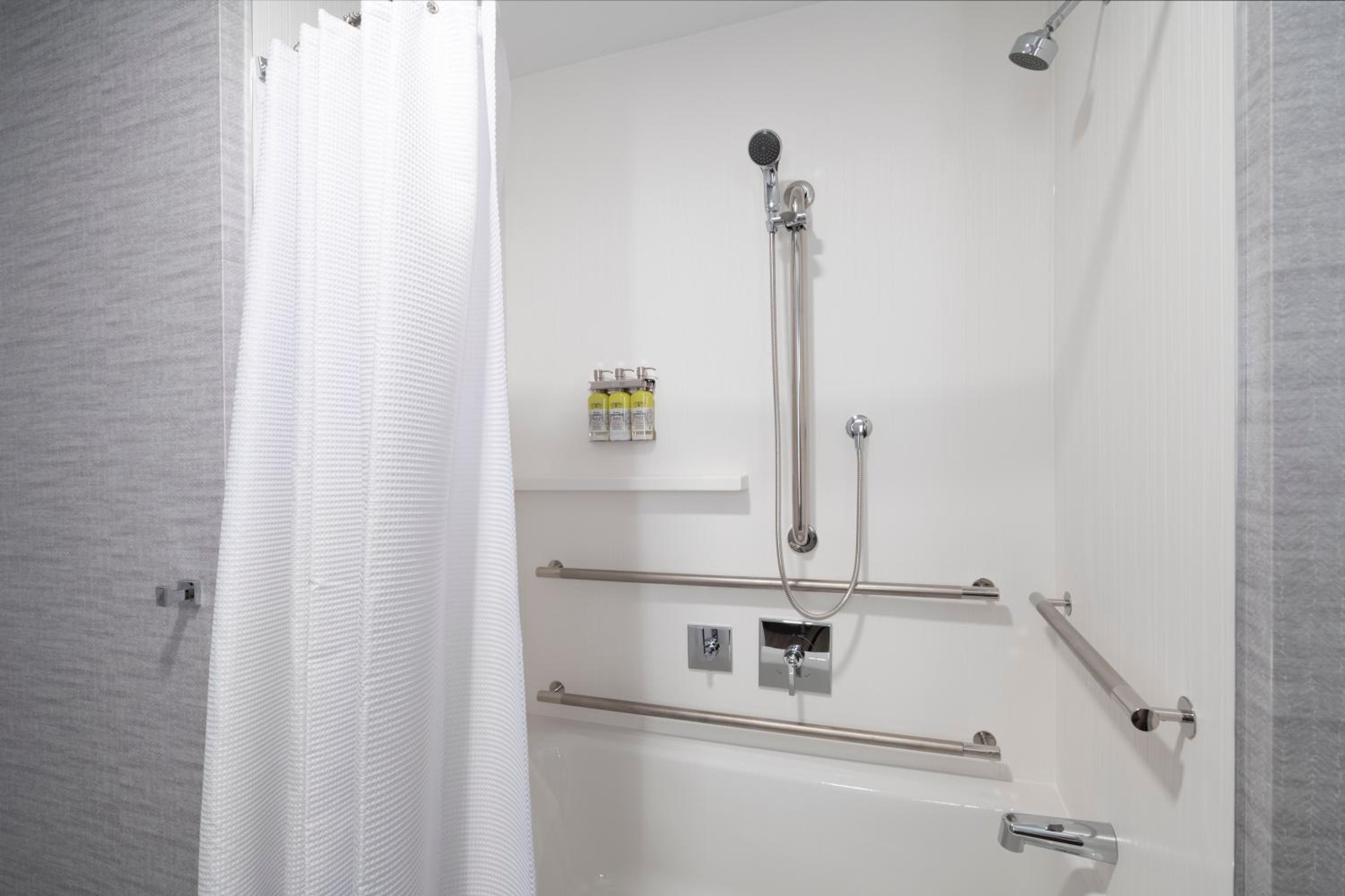 Standard King Room with Mobility Accessible Tub - Photo 10