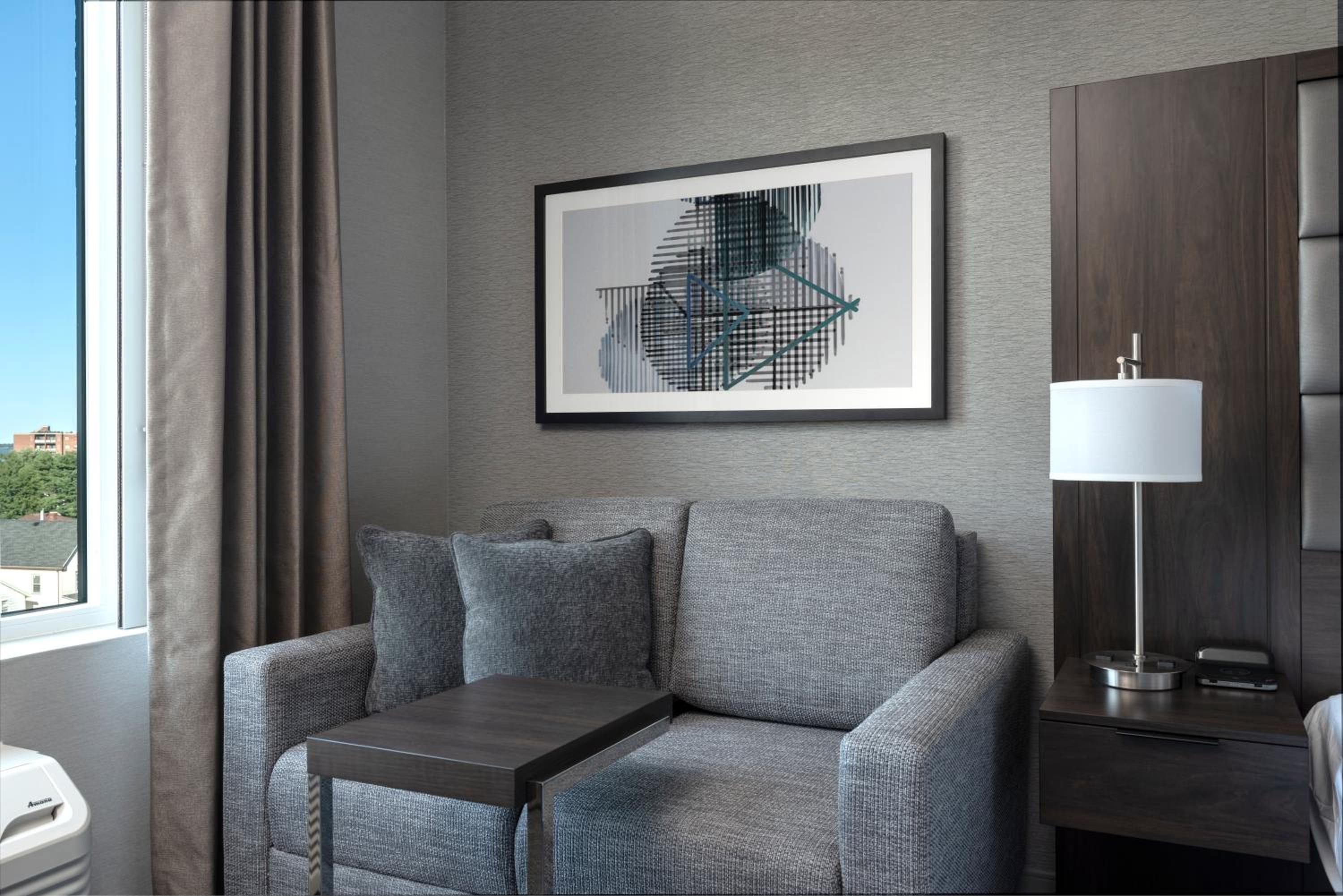 Standard King Room - Photo 7