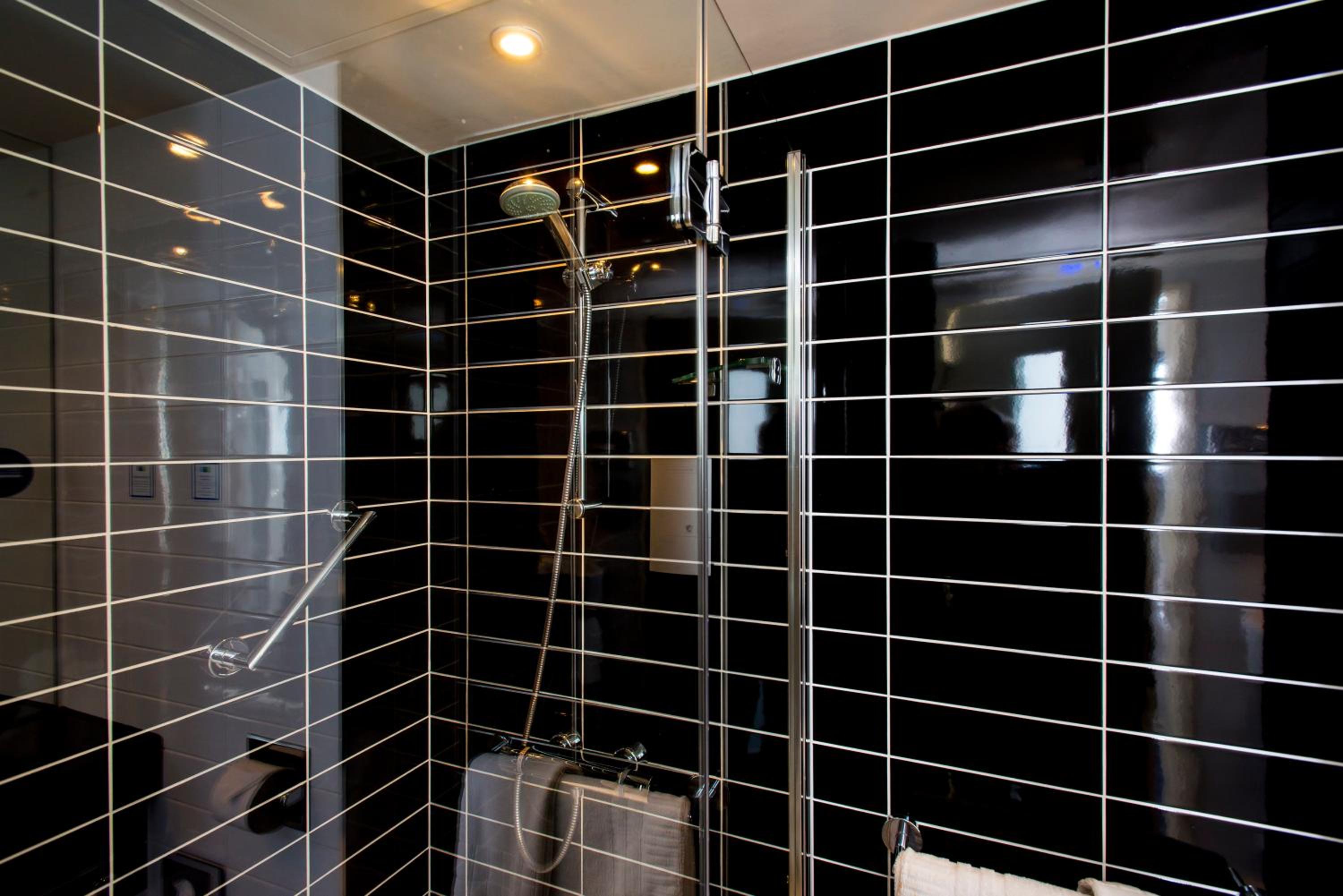 Standard Double Room with Free Hot Breakfast photo 3